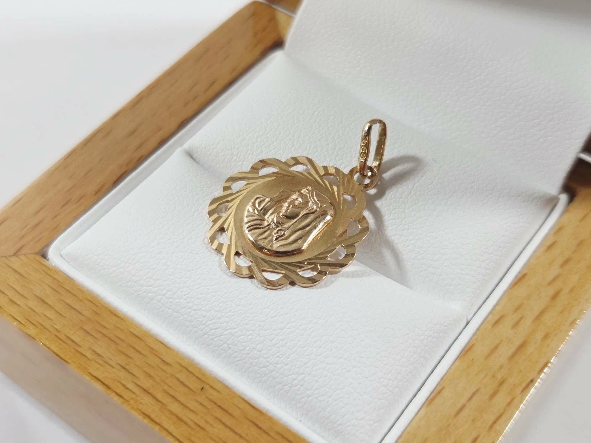 zlota-zawieszka-matka-boska-585-197g-rodzaj-2205-16