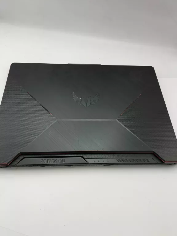 laptop-asus-tuf-gaming-15-fx506l-przekatna-ekranu-1560