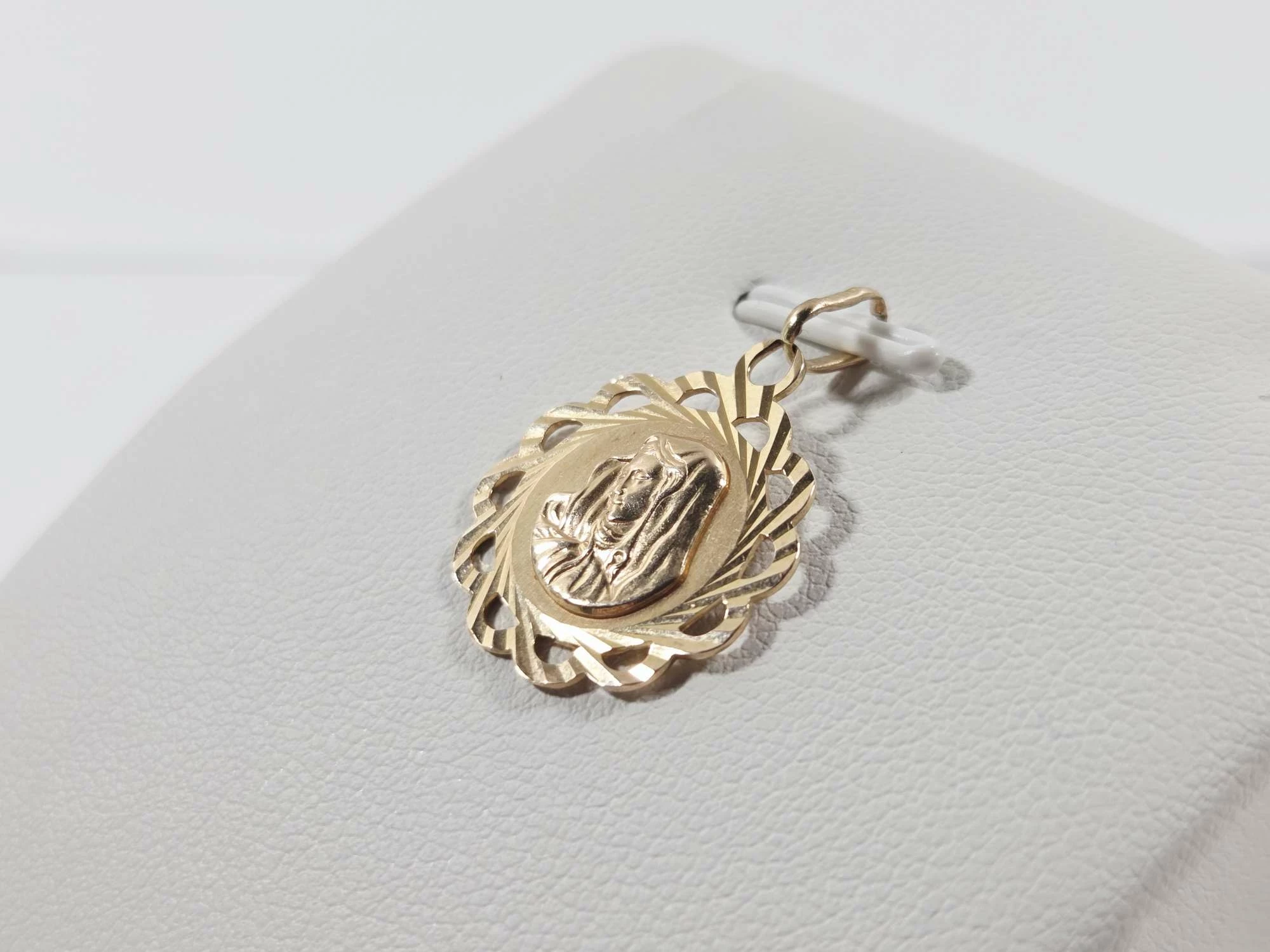 zlota-zawieszka-matka-boska-585-197g-piatkowska-92-poznan