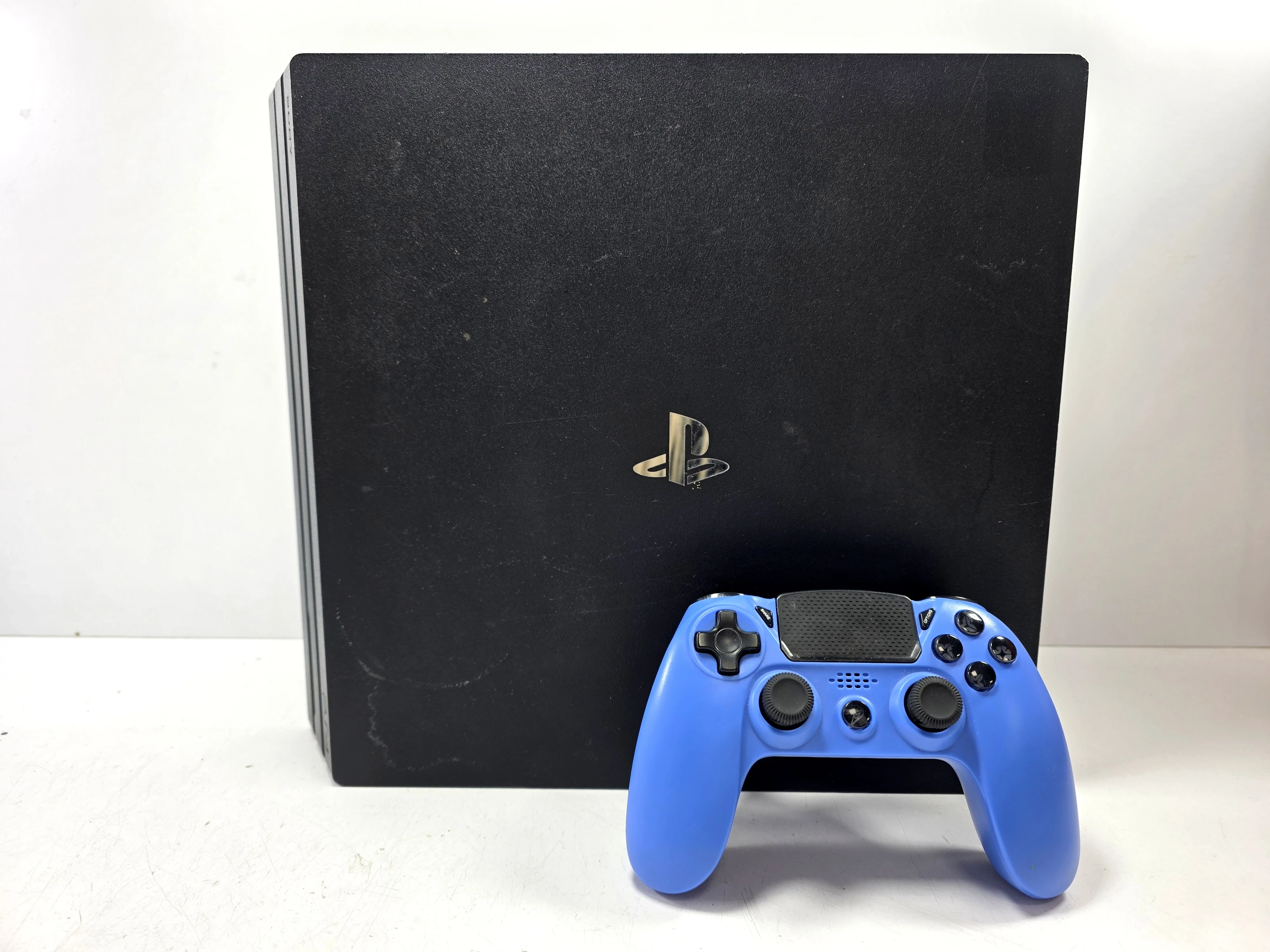 konsola-playstation-4-pro-1tb-cuh-7216b-pad-okab-28-czerwca-126-poznan-ska-x