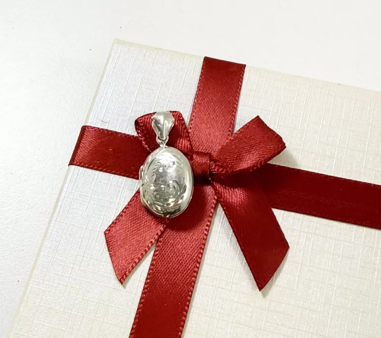 srebro-inny-wyrob-jubilerski-uzywany-zawieszka-otwierajaca-sie-krupowki-75-zakopane