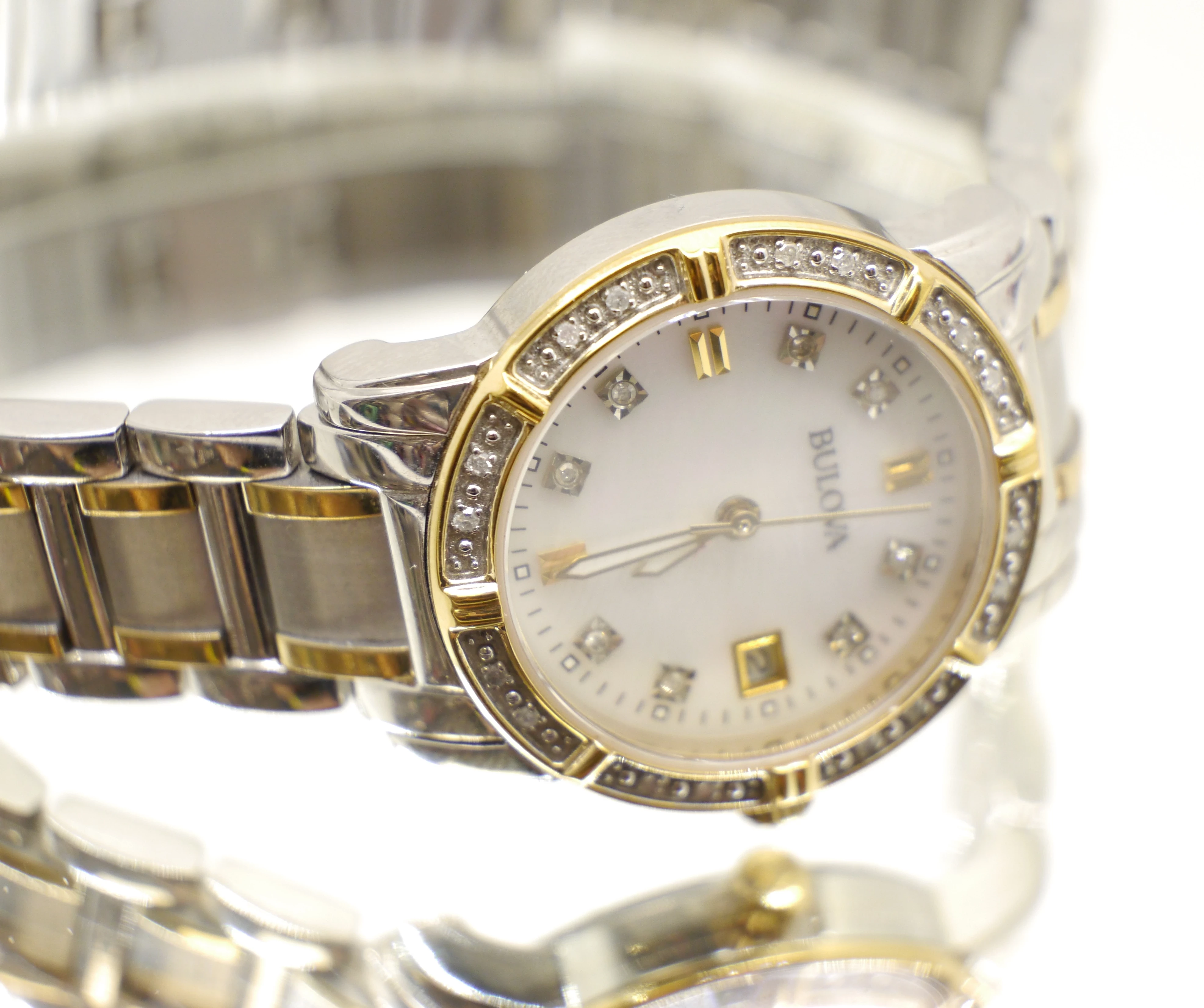 zegarek-bulova-diamond-98w107-szkielko-129224-2