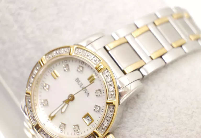 zegarek-bulova-diamond-98w107-ksztalt-koperty-129223-2