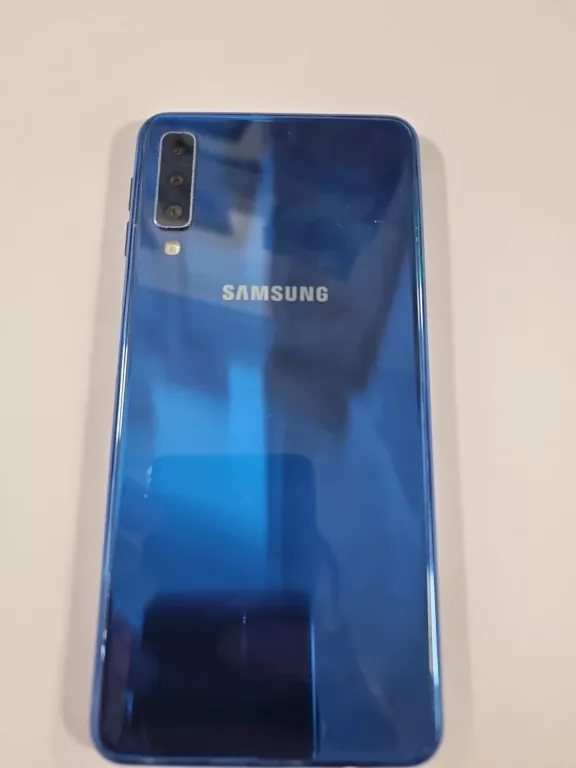 telefon-samsung-galaxy-a7-464gb-przekatna-ekranu-600