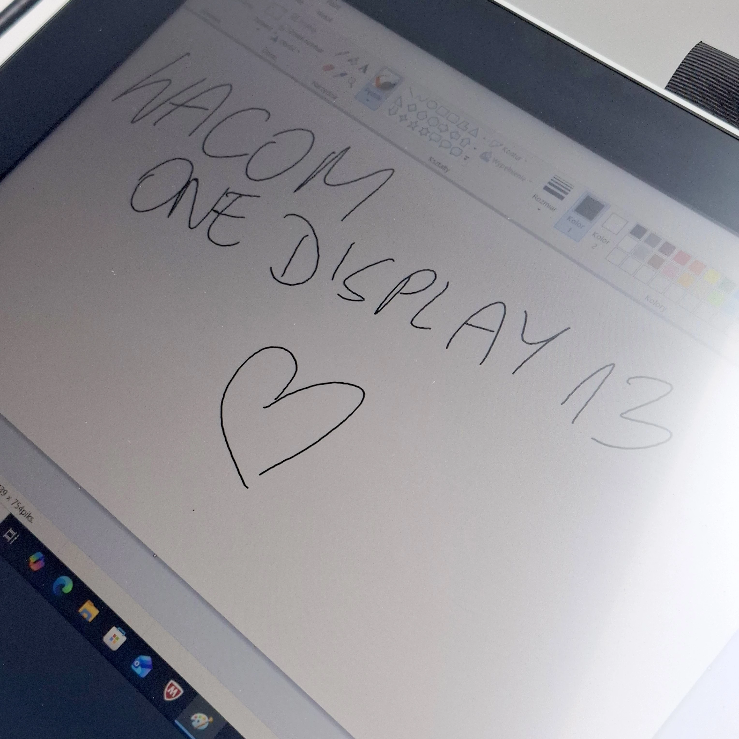 tablet-graficzny-wacom-one-13-pen-display-komplet-kod-producenta-dtc133w0b