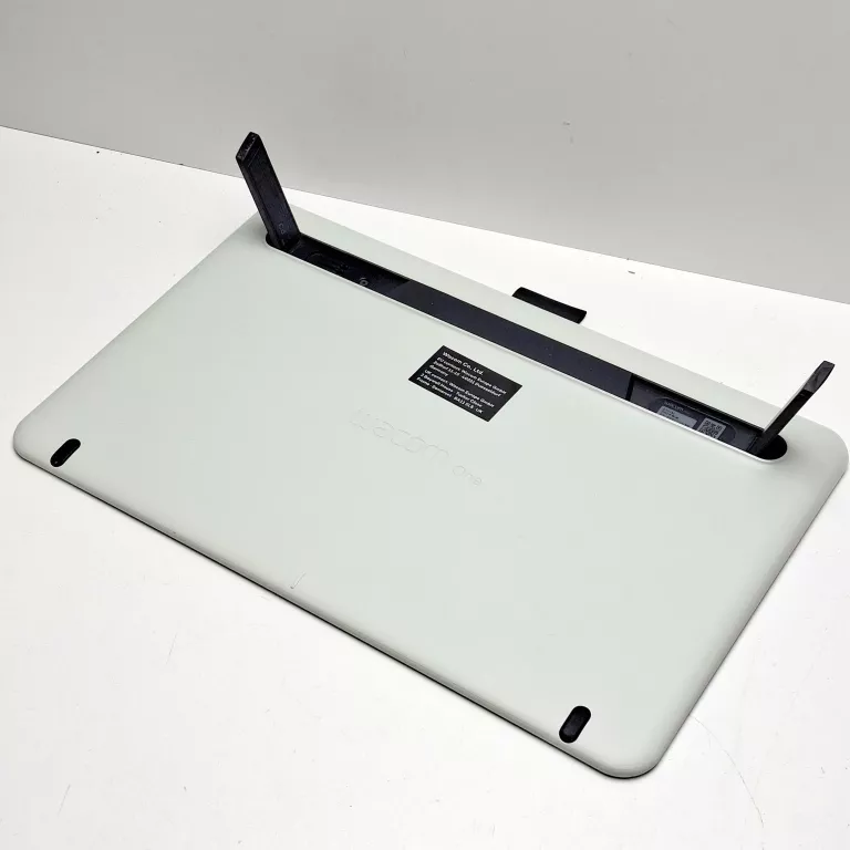 tablet-graficzny-wacom-one-13-pen-display-komplet-waga-produktu-z-opakowaniem-jednostkowym-1000