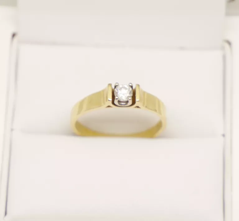 elegancki-pierscionek-z-brylantem-r15-rozmiarsrednica-wew-mm-372-15