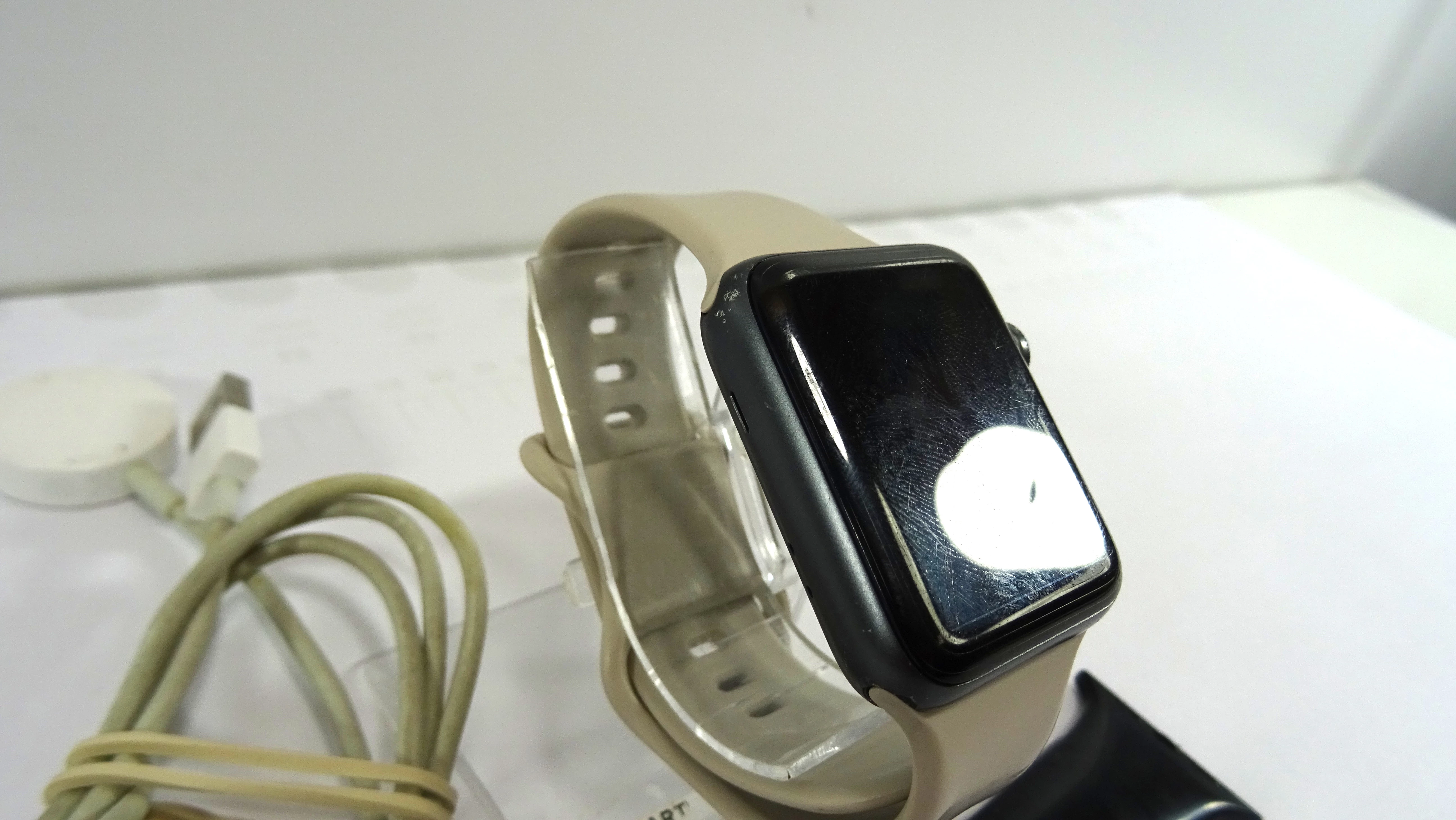 zegarek-smart-watch-apple-watch-series-2-lad-paski-ean-gtin-0190198211682