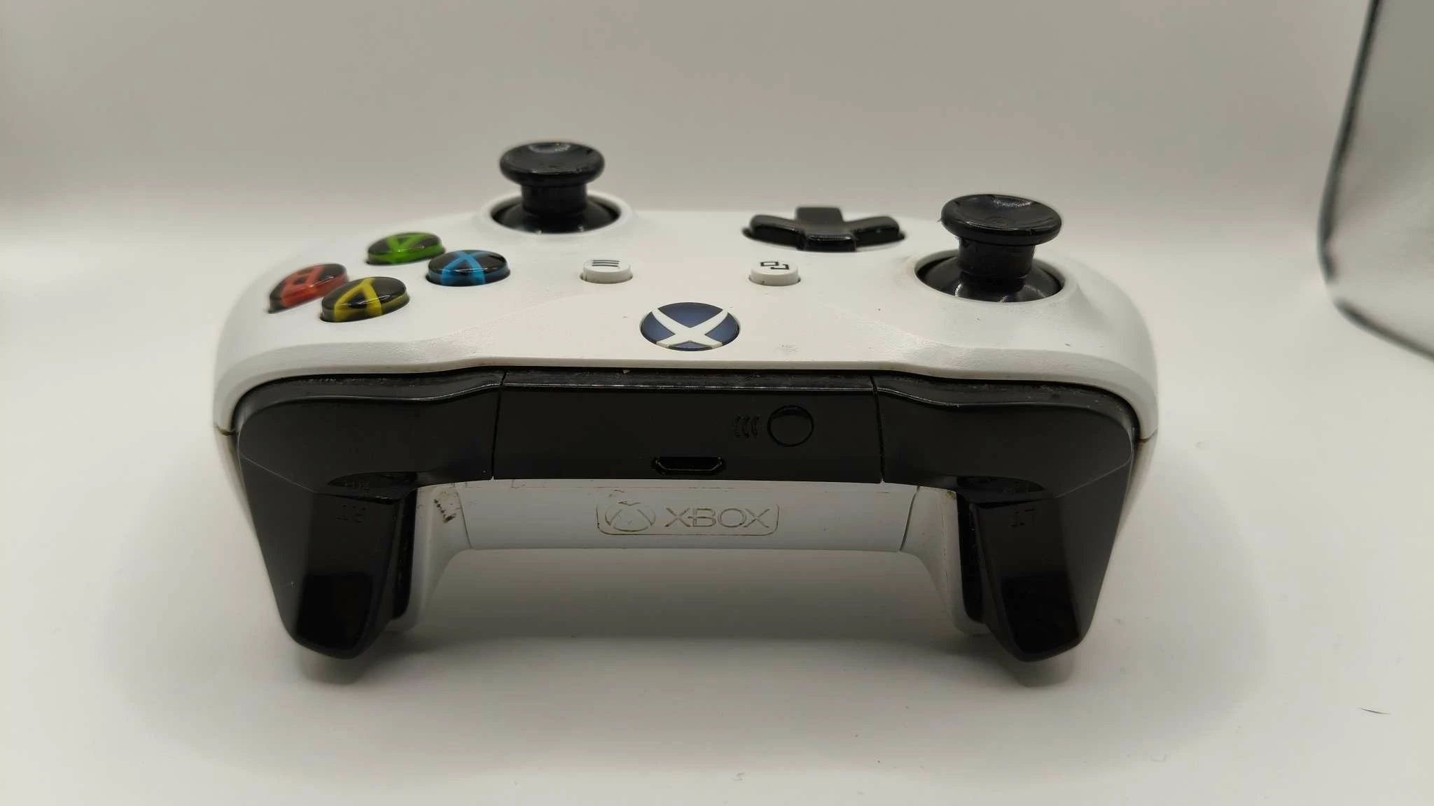 konsola-xbox-one-s-500gb-pad-liczba-kontrolerow-w-zestawie-205994-225550