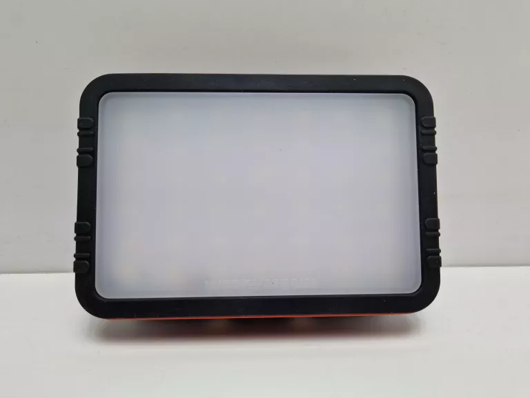 lampa-werckmann-halogen-bialy-neutralny-700-lm-10-w-moc-znamionowa-1000