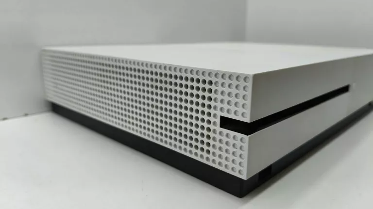 konsola-xbox-one-s-500gb-pad-dysk-wbudowana-pamiec-5179-51