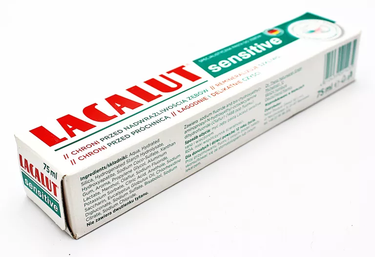 pasta-do-zebow-wrazliwych-lacalut-sensitive-75ml-stan-11323-1