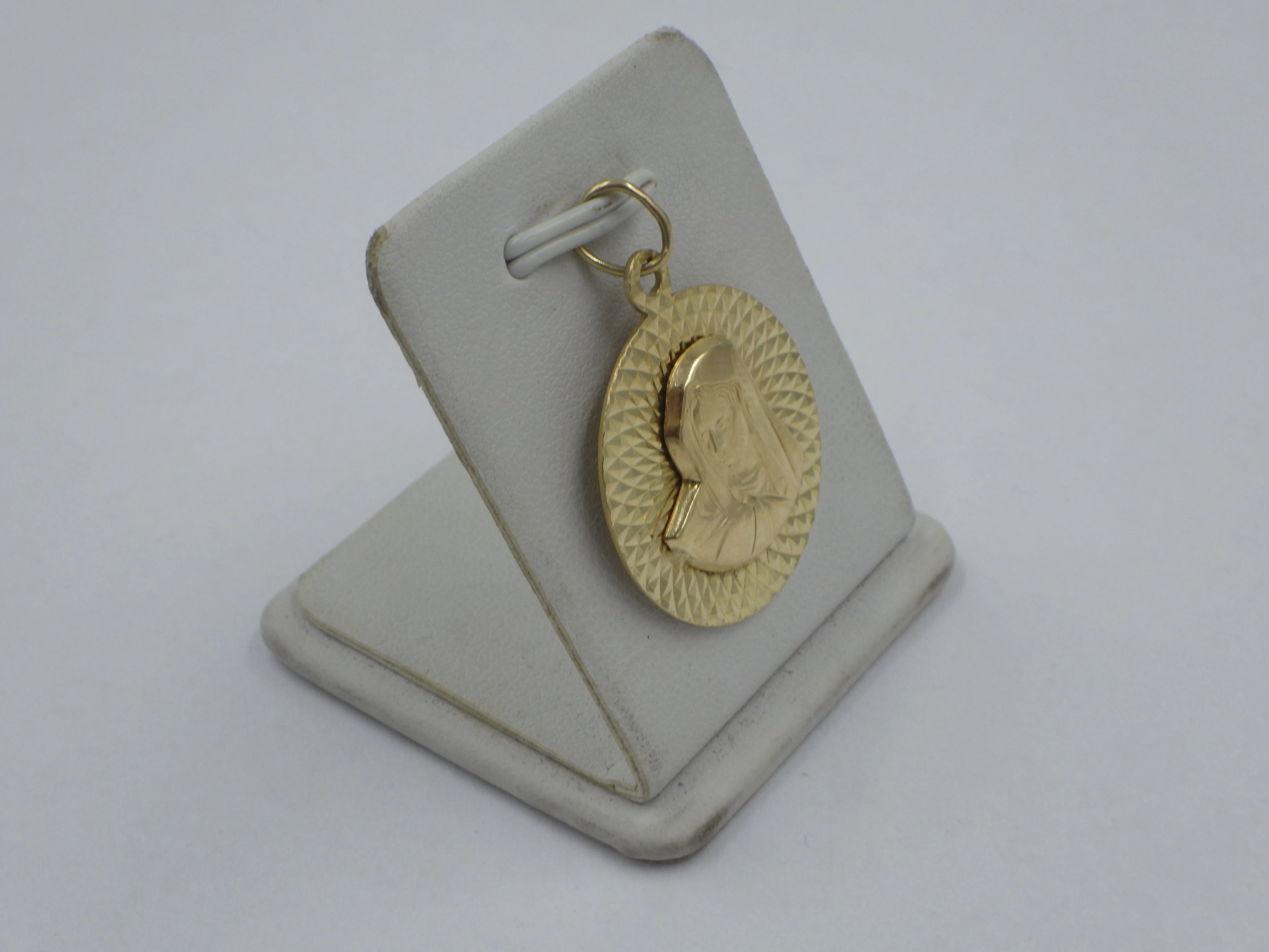 piekna-duza-zdobiona-zawieszka-z-matka-boska-zloto-585-428g-material-15835-2