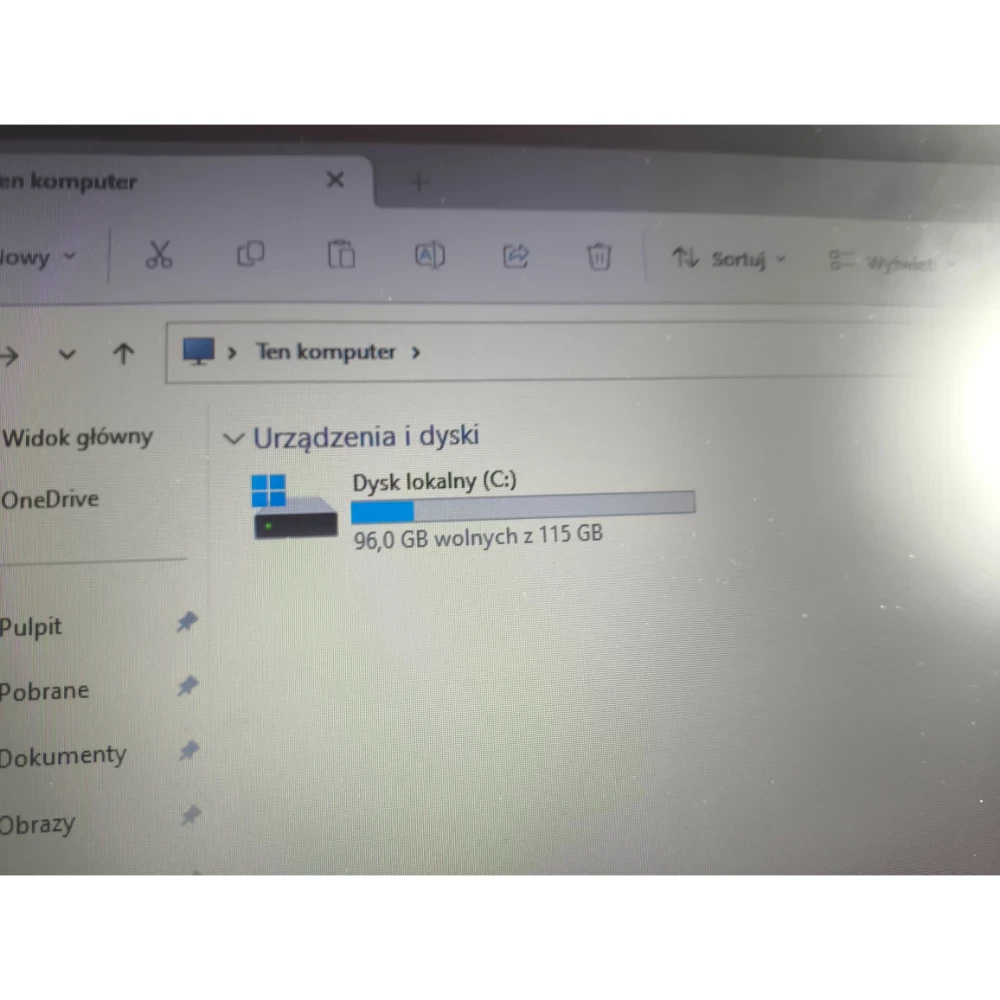 laptop-asus-e510m-sprawny-tylko-na-zasilaczu-kod-producenta-e510m