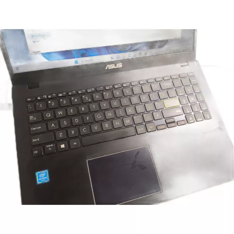 laptop-asus-e510m-sprawny-tylko-na-zasilaczu-przekatna-ekranu-1560