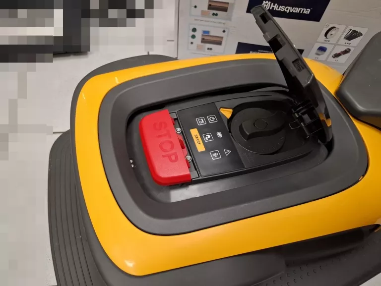 robot-koszacy-stiga-srsw01-husqvarna-automower-250m-instalatioon-kit-szerokosc-koszenia-1