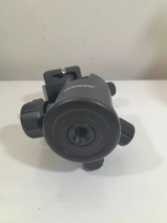 glowica-kulowa-statywu-do-aparatu-ean-gtin-8024221640090