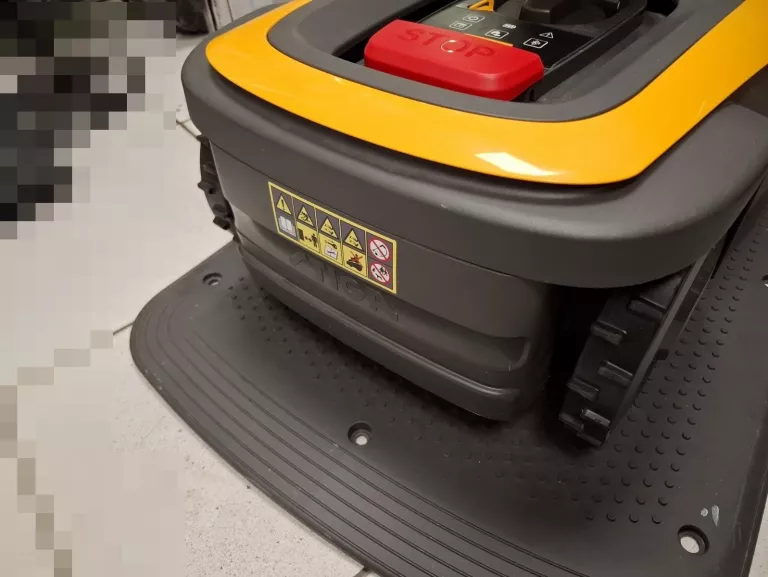 robot-koszacy-stiga-srsw01-husqvarna-automower-250m-instalatioon-kit-wydajnosc-koszenia-1