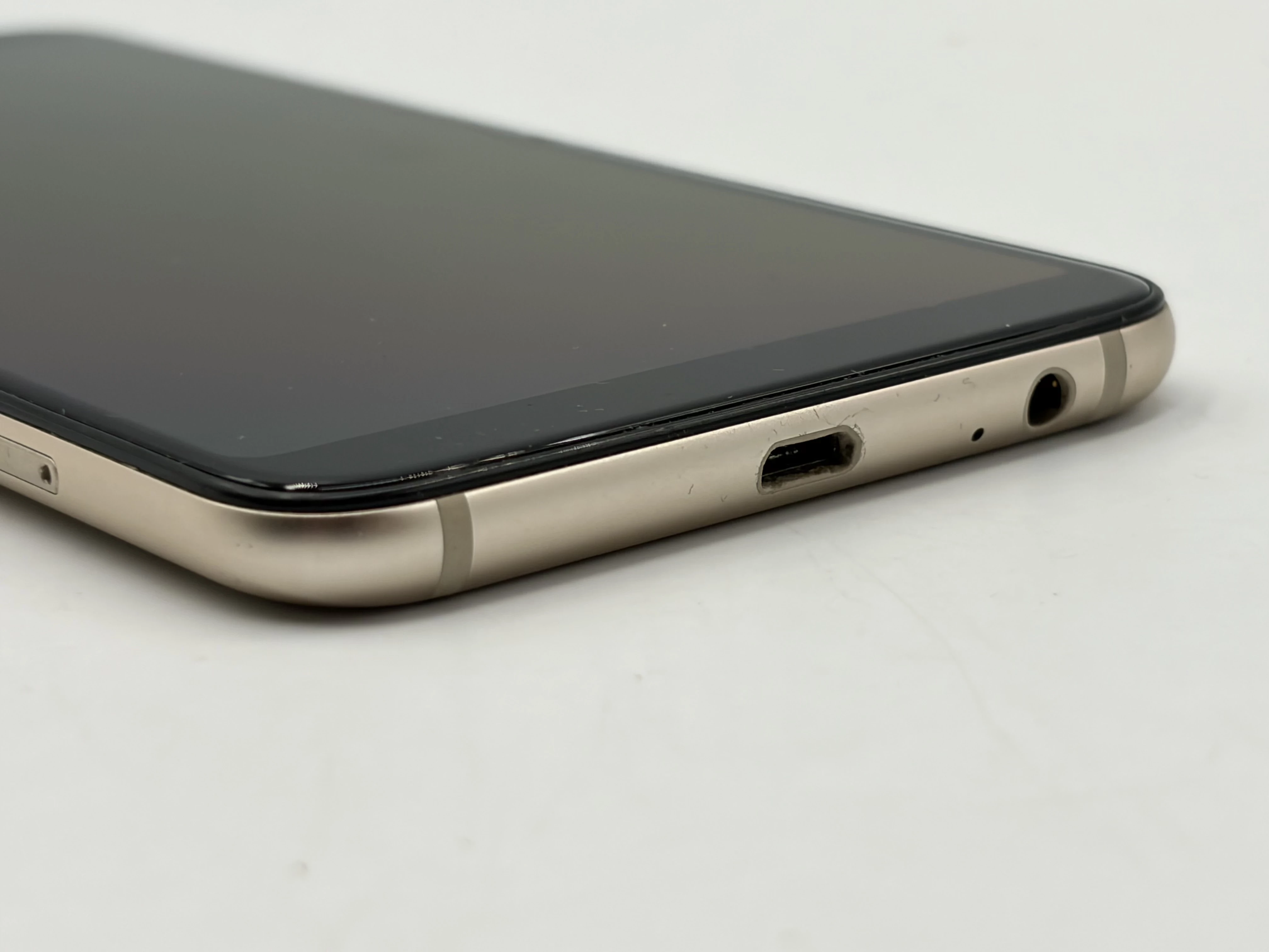 telefon-smartfon-samsung-galaxy-a6-3-gb32-gb-4g-lte-zloty-wbudowana-pamiec-202869-214197