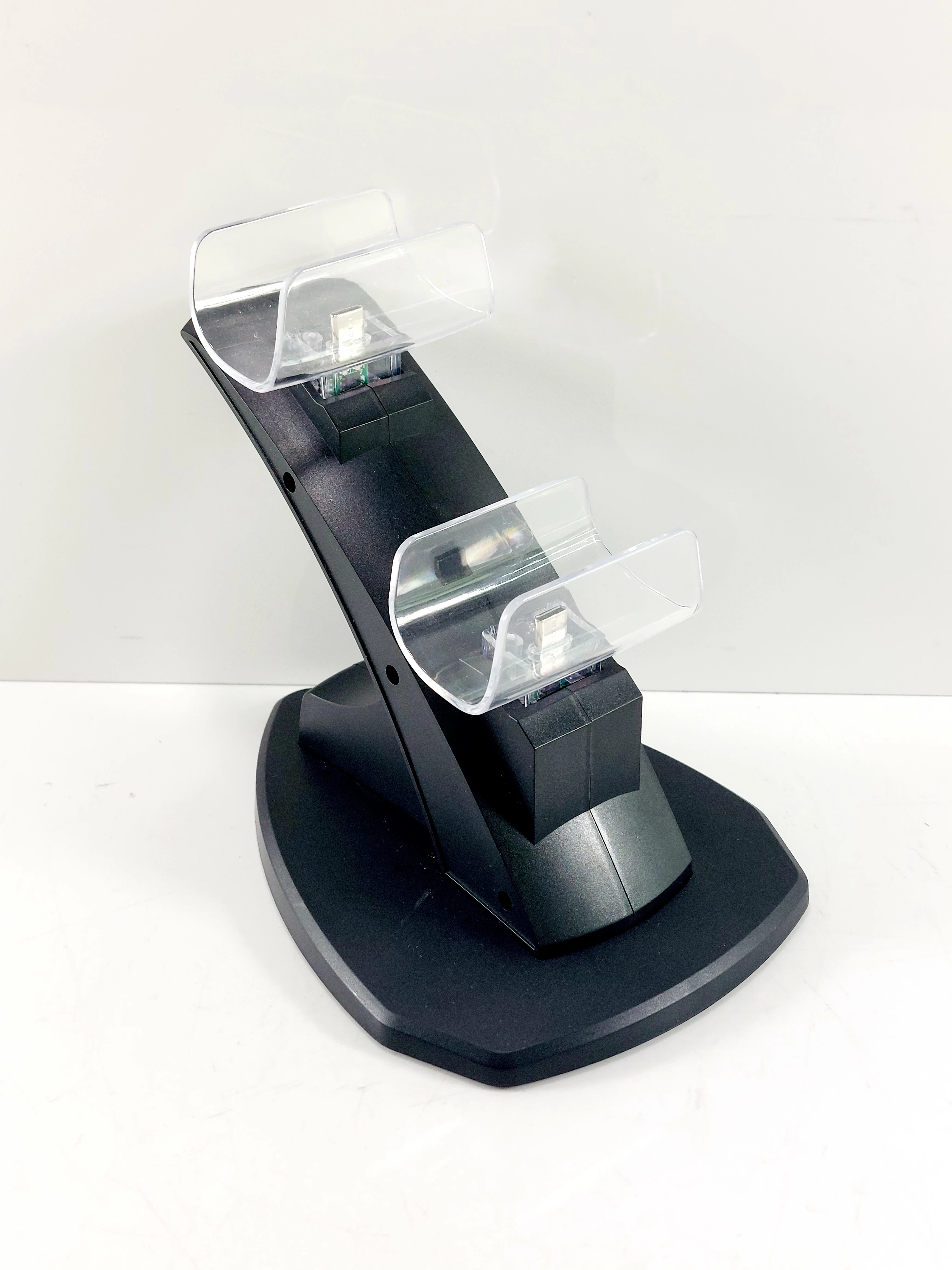 stacja-ladujaca-pady-ps5-28-czerwca-177-poznan-ska-x