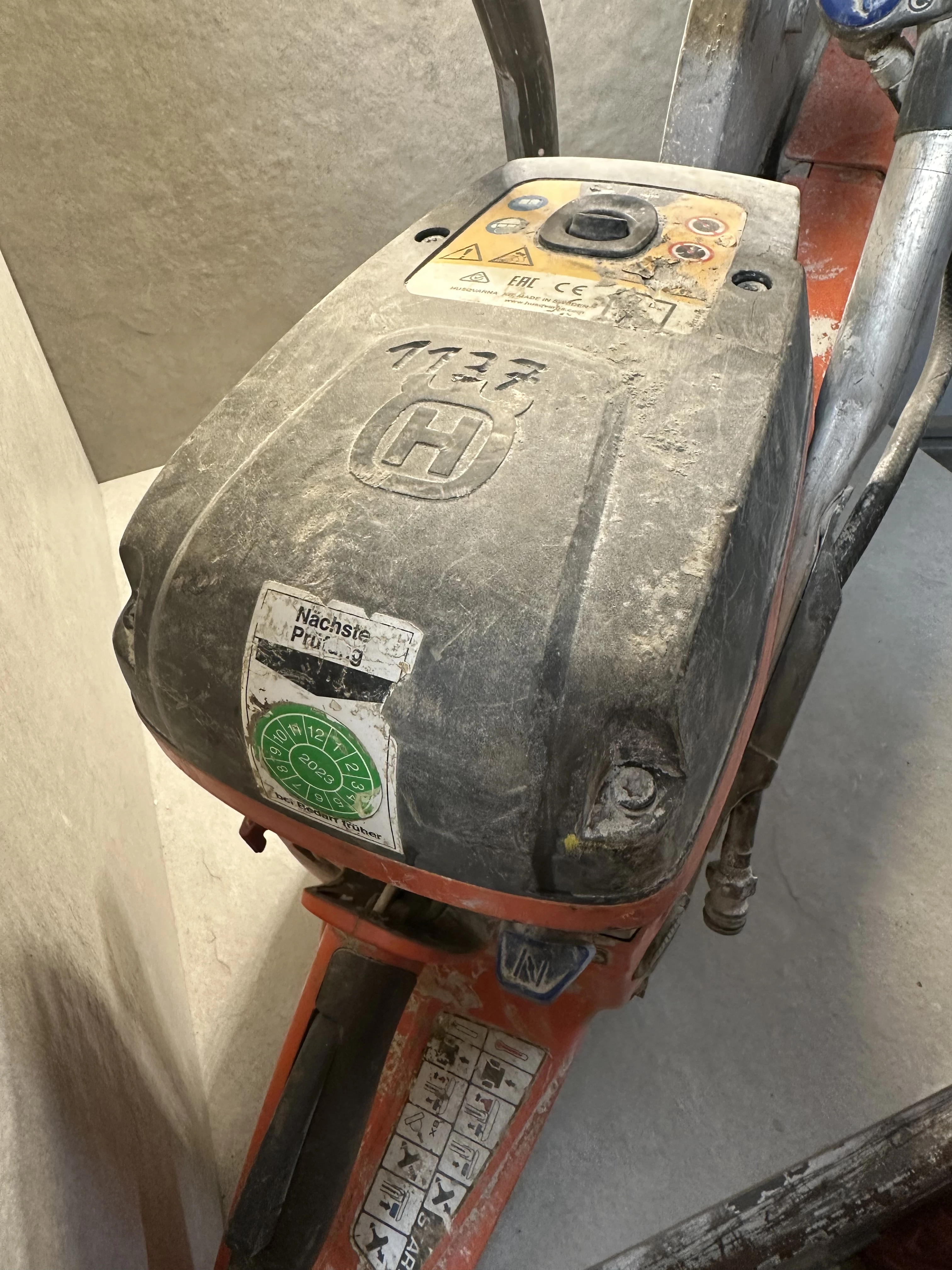 pila-husqvarna-k970-stan-11323-2