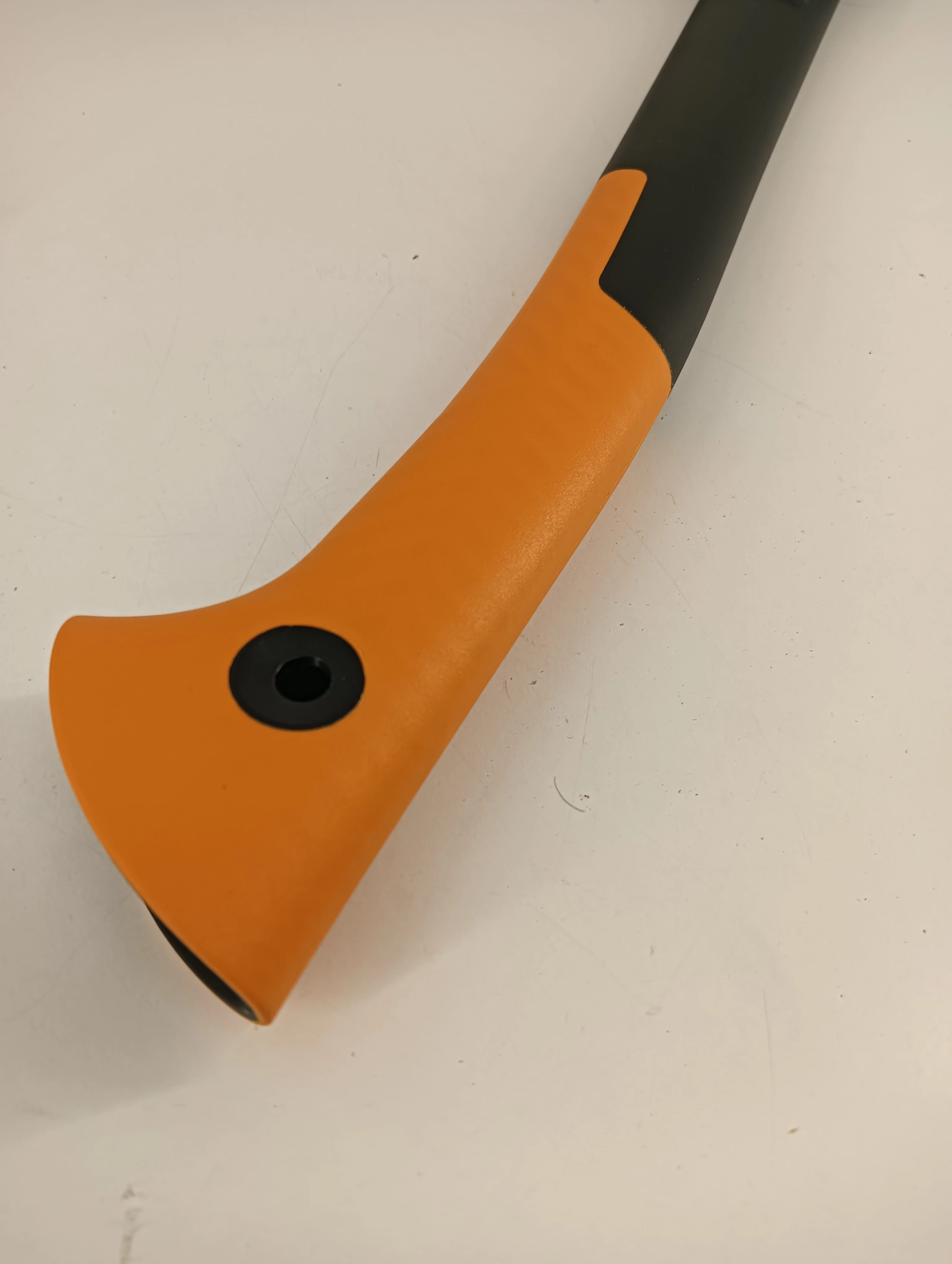 siekiera-fiskars-x18-marka-248811-950430