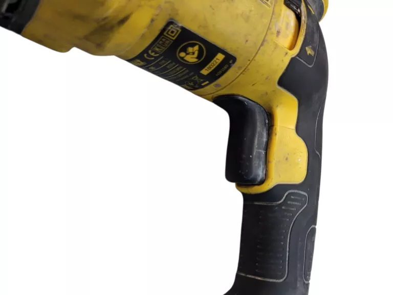 mlotowiertartka-dewalt-18v-typ-uchwytu-128474-1