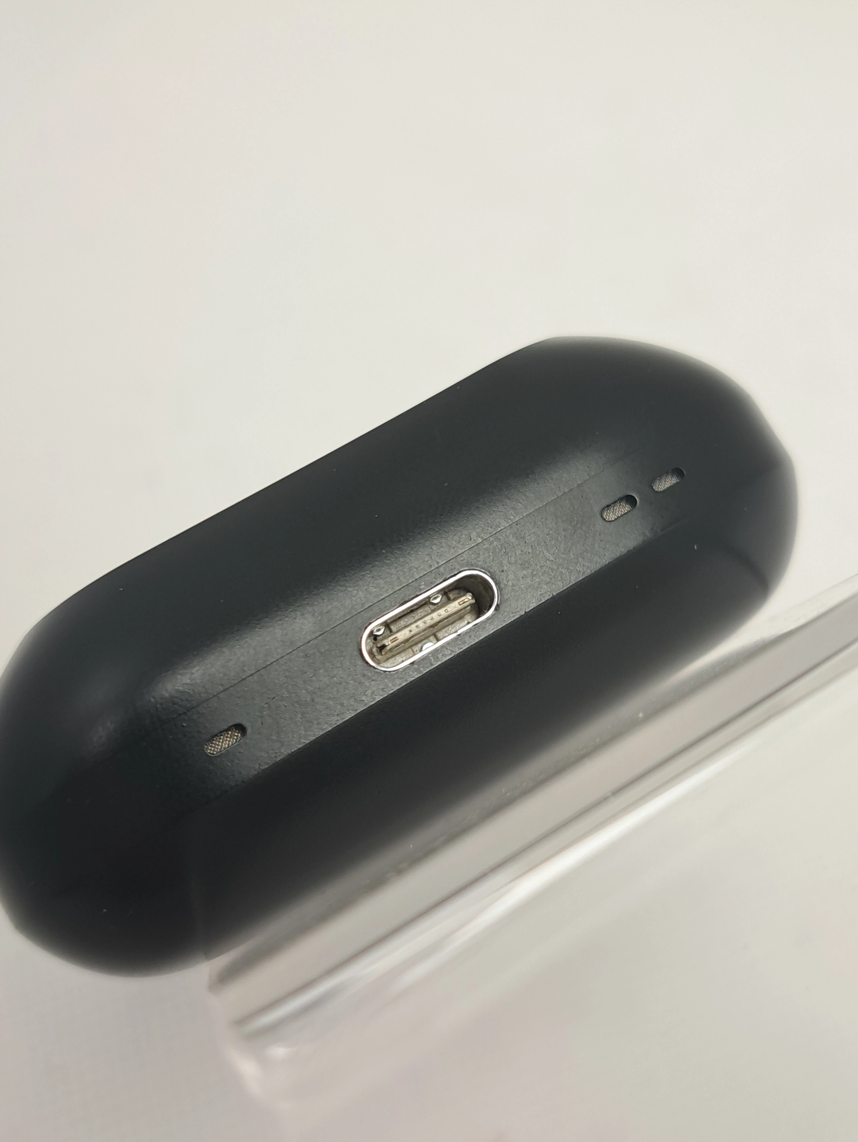 sluchawki-bezprzewodowe-sbs-mood-z-wielofunkcyjnym-wyswietlaczem-i-anc-kod-producenta-rev0-05-24