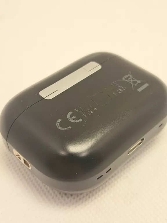 sluchawki-bezprzewodowe-sbs-mood-z-wielofunkcyjnym-wyswietlaczem-i-anc-transmisja-sygnalu-203713-217785