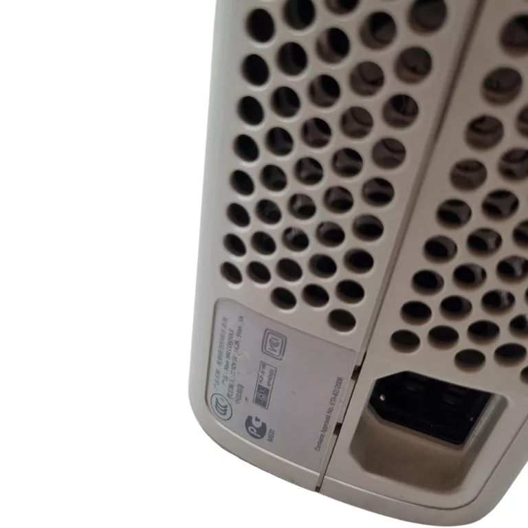 konsola-xbox-360-z-zasilaczem-i-padem-waga-produktu-z-opakowaniem-jednostkowym-3000