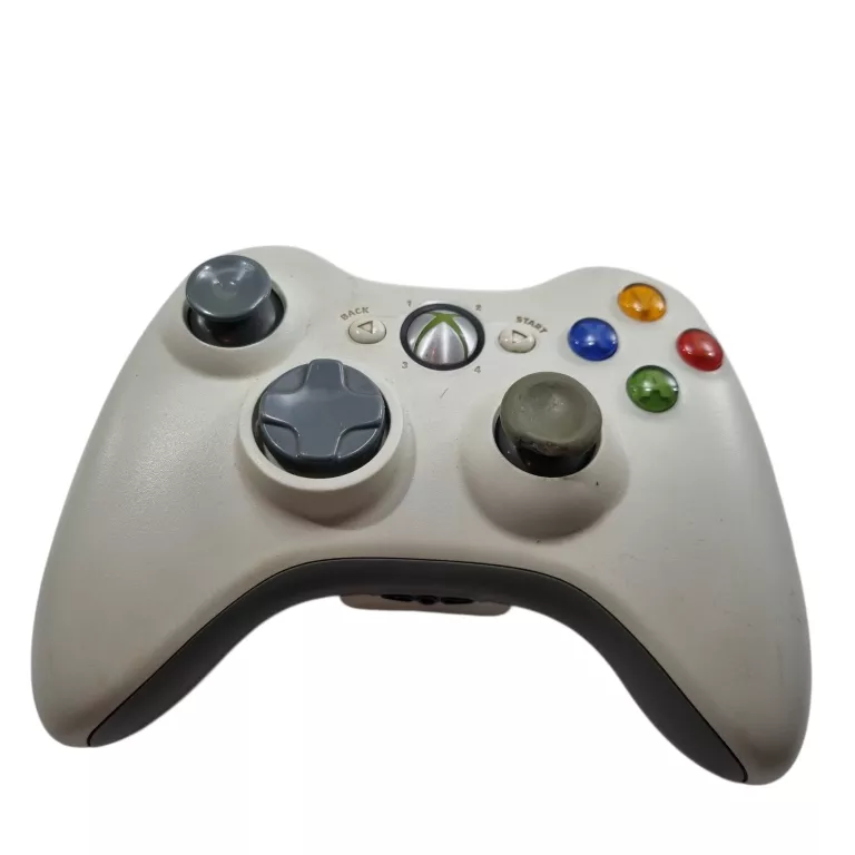 konsola-xbox-360-z-zasilaczem-i-padem-dysk-wbudowana-pamiec-5179-10