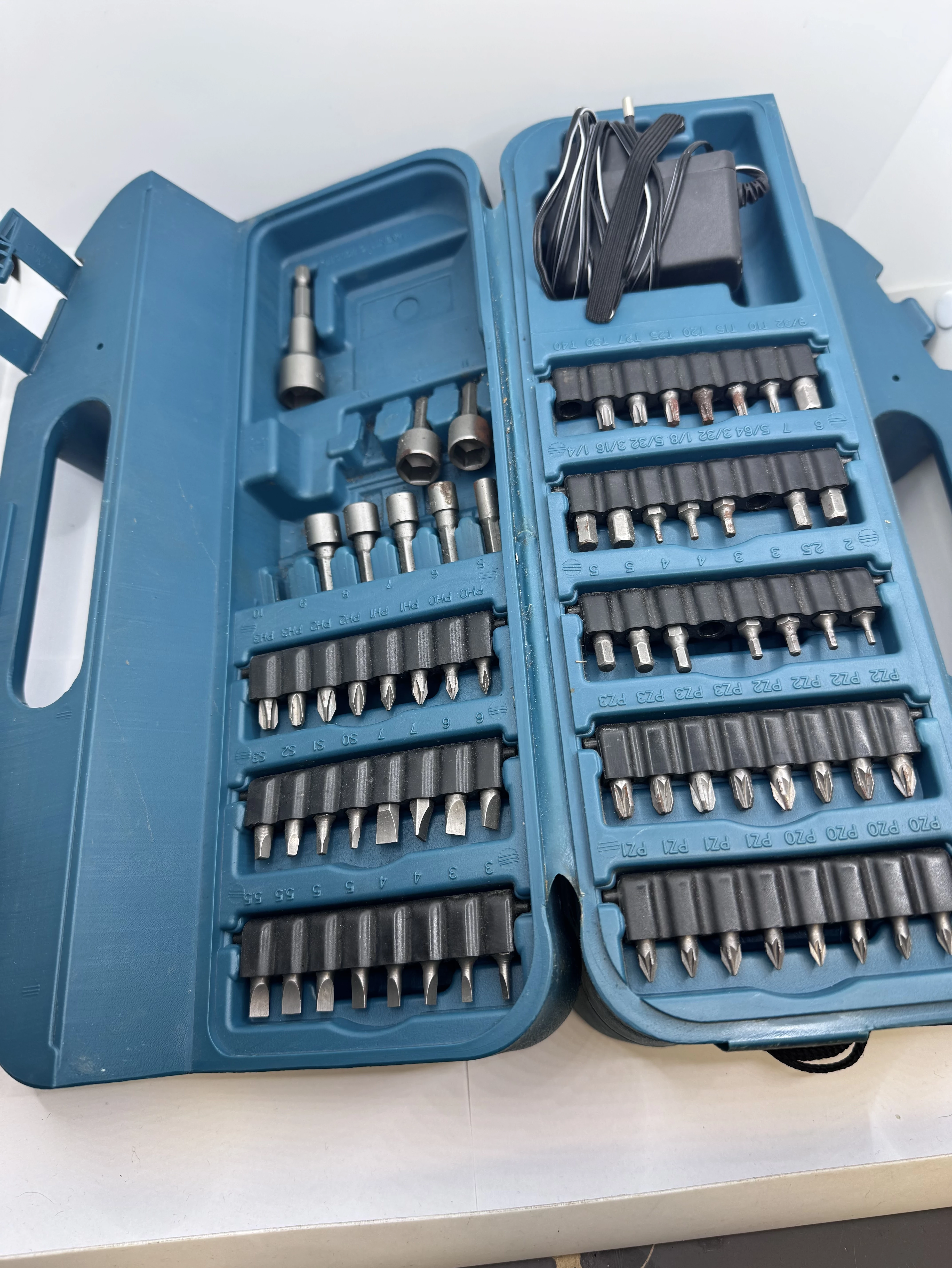 wkretak-z-bitami-makita-6723d-rodzaj-128633-32