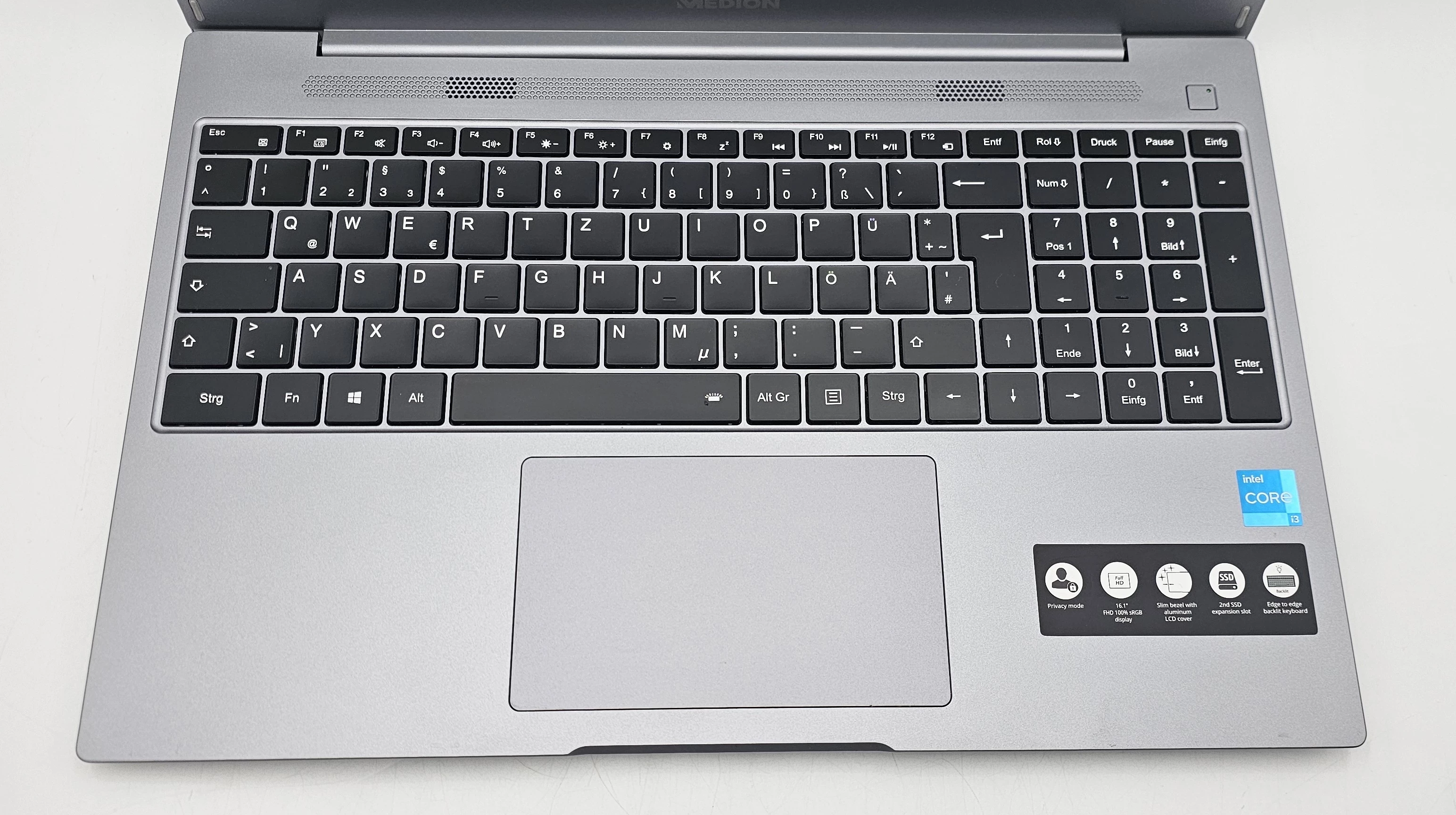 laptop-medion-akoya-e16402-i3-1115g4-8gb-ram-512gb-ssd-w11h-zasilacz-przekatna-ekranu-156