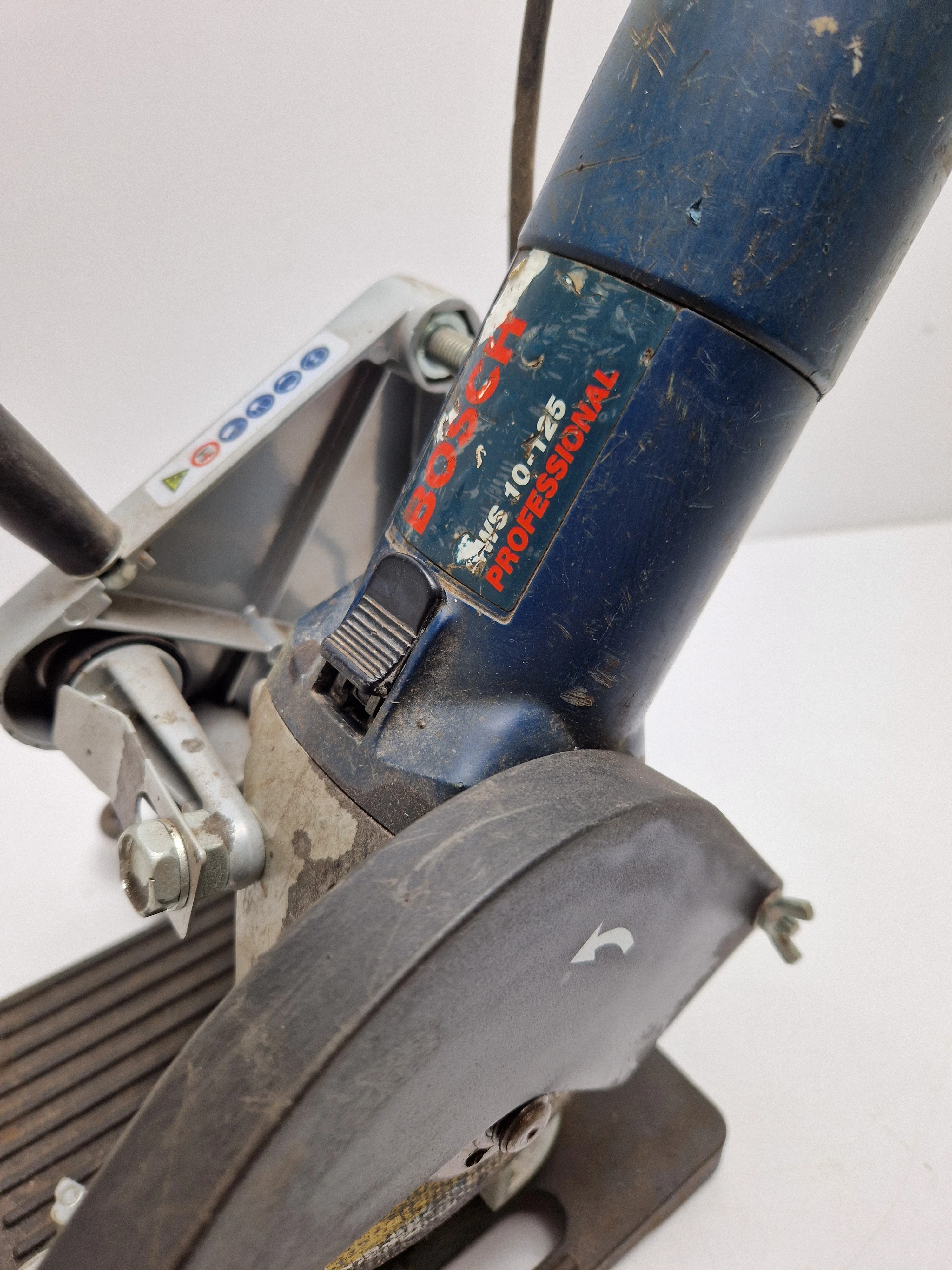 szlifierka-katowa-bosch-gws-10-125-stojak-ean-gtin-663701909623