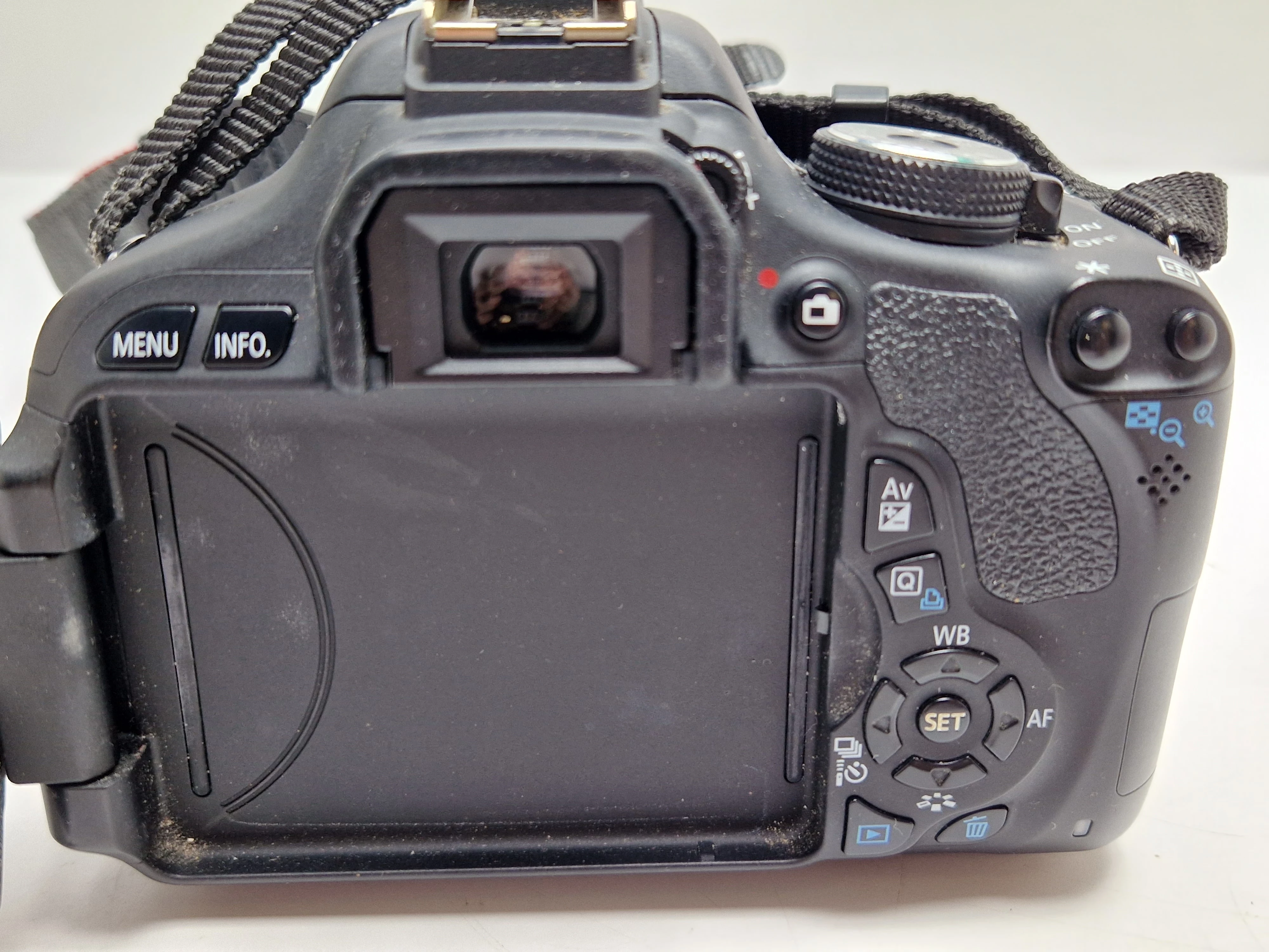 lustrzanka-canon-eos-600d-obiektyw-canon-efs-18-55mm-etui-zestaw-rozmiar-matrycy-206882-228774