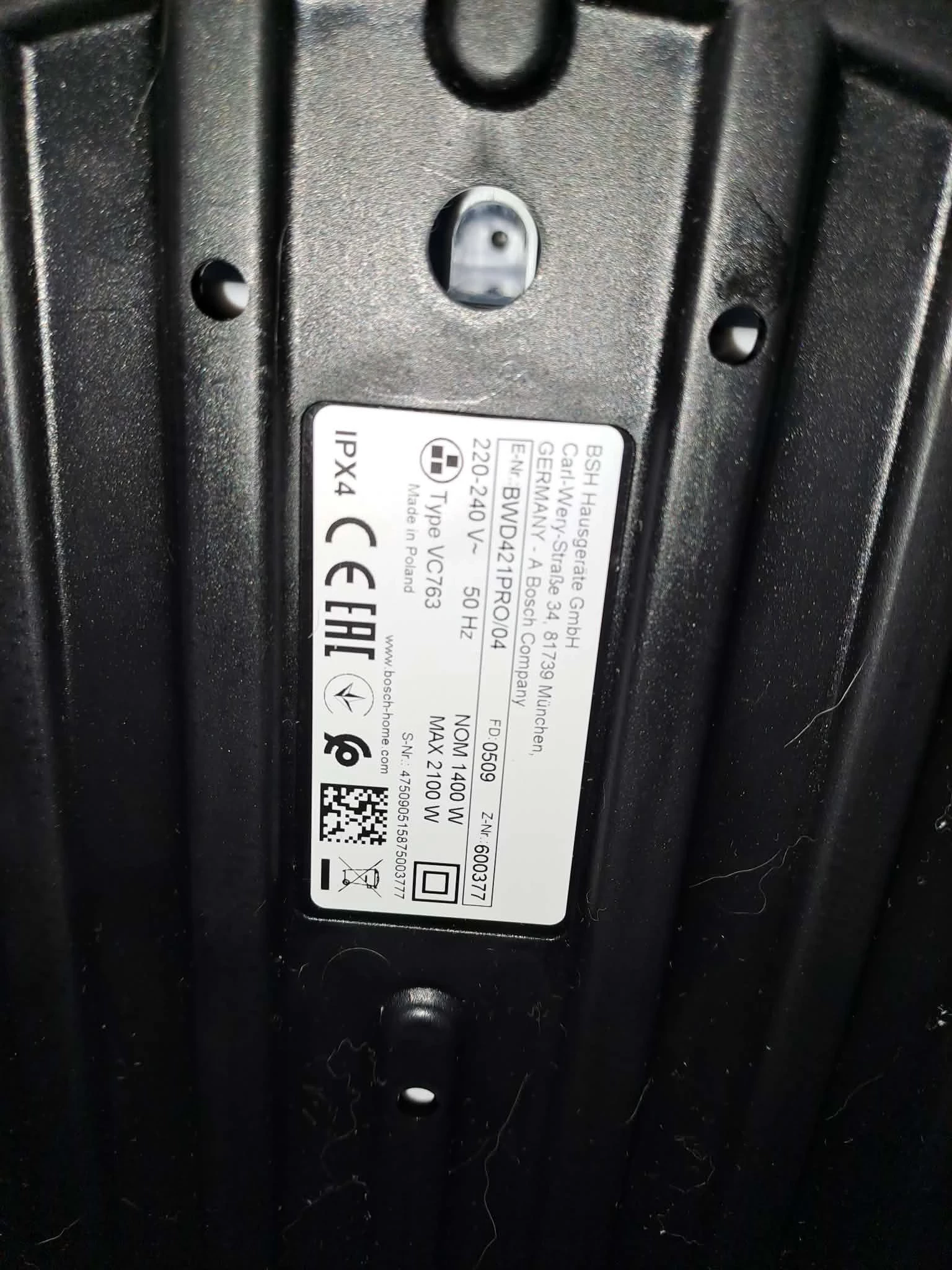 odkurzacz-pioracy-bosch-aquawashclean-serie-4-vc763-komplet-ubez-do-2031-funkcje-205458-4