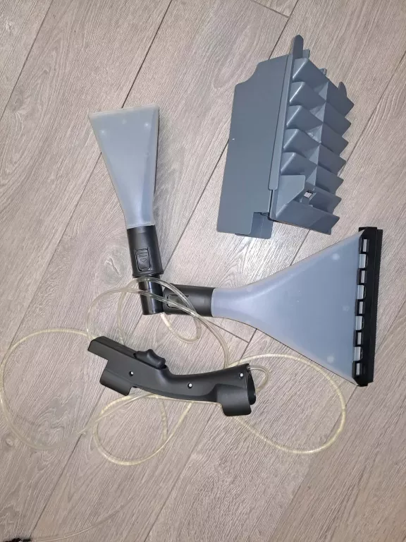 odkurzacz-pioracy-bosch-aquawashclean-serie-4-vc763-komplet-ubez-do-2031-model-303725041