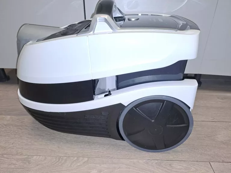 odkurzacz-pioracy-bosch-aquawashclean-serie-4-vc763-komplet-ubez-do-2031-kolor-dominujacy-129357-9