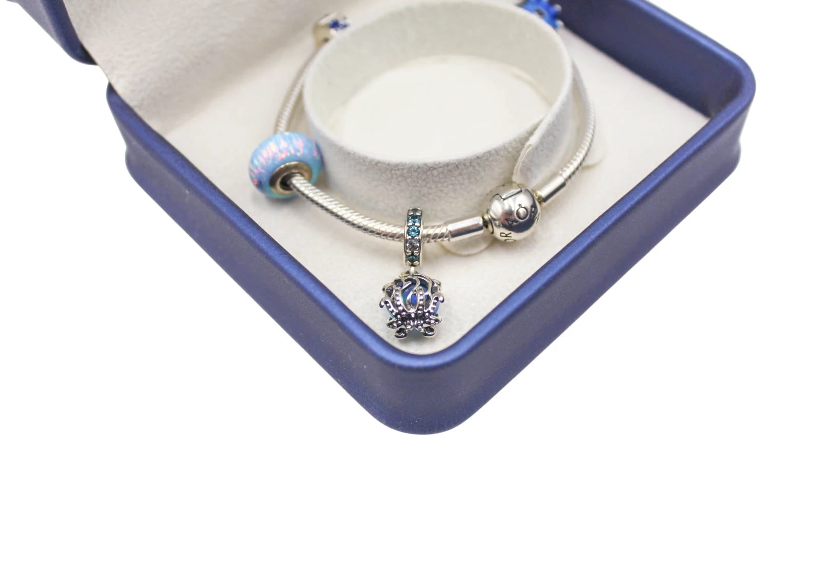 piekna-srebrna-bransoletka-znanej-marki-z-4-charmsami-p925-w2476-rodzaj-2205-2