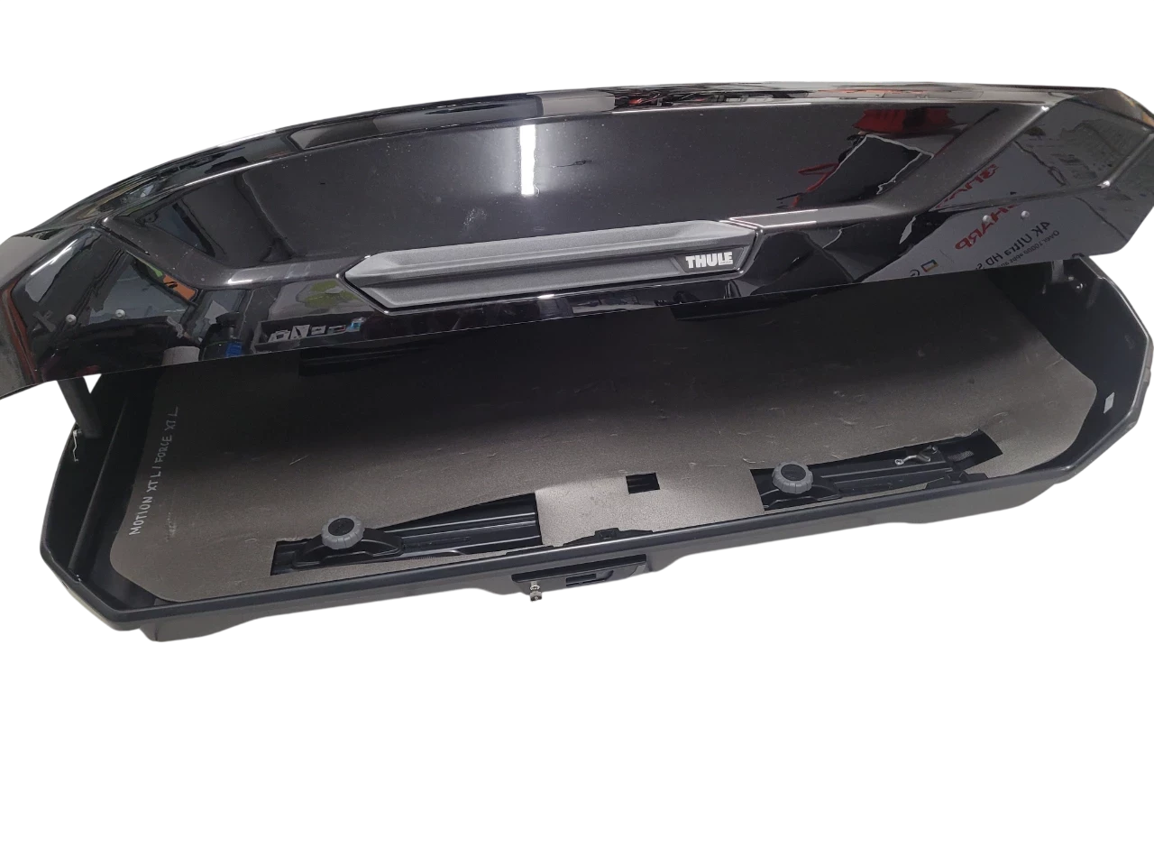 thule-motion-xt-l-czarny-polysk-450-litrow-pojemnosc-450