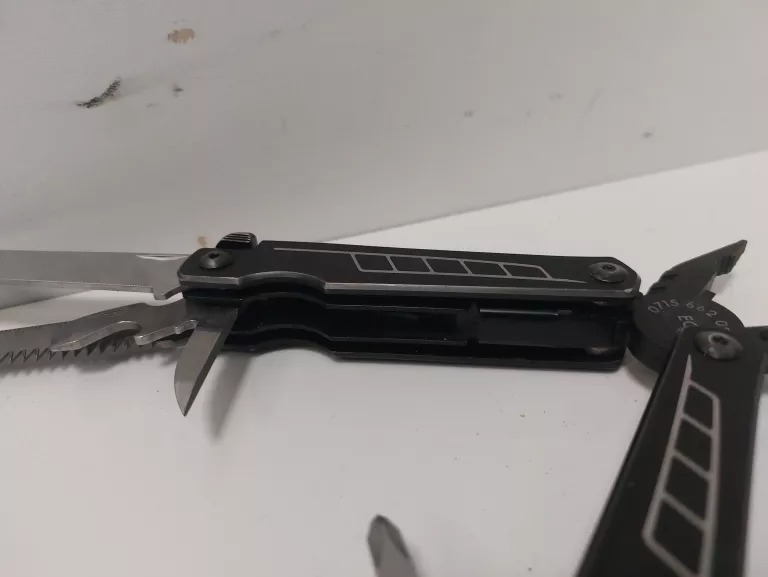 wurth-multitool-0715662024-polecam-liczba-dodatkowych-narzedzi-9