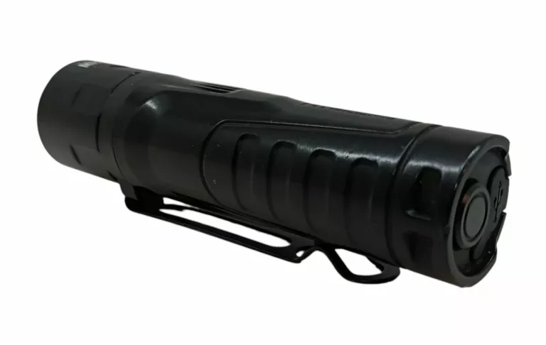 latarka-akumulatorowa-z-funkcja-powerbanka-nitecore-mh15-stan-11323-2