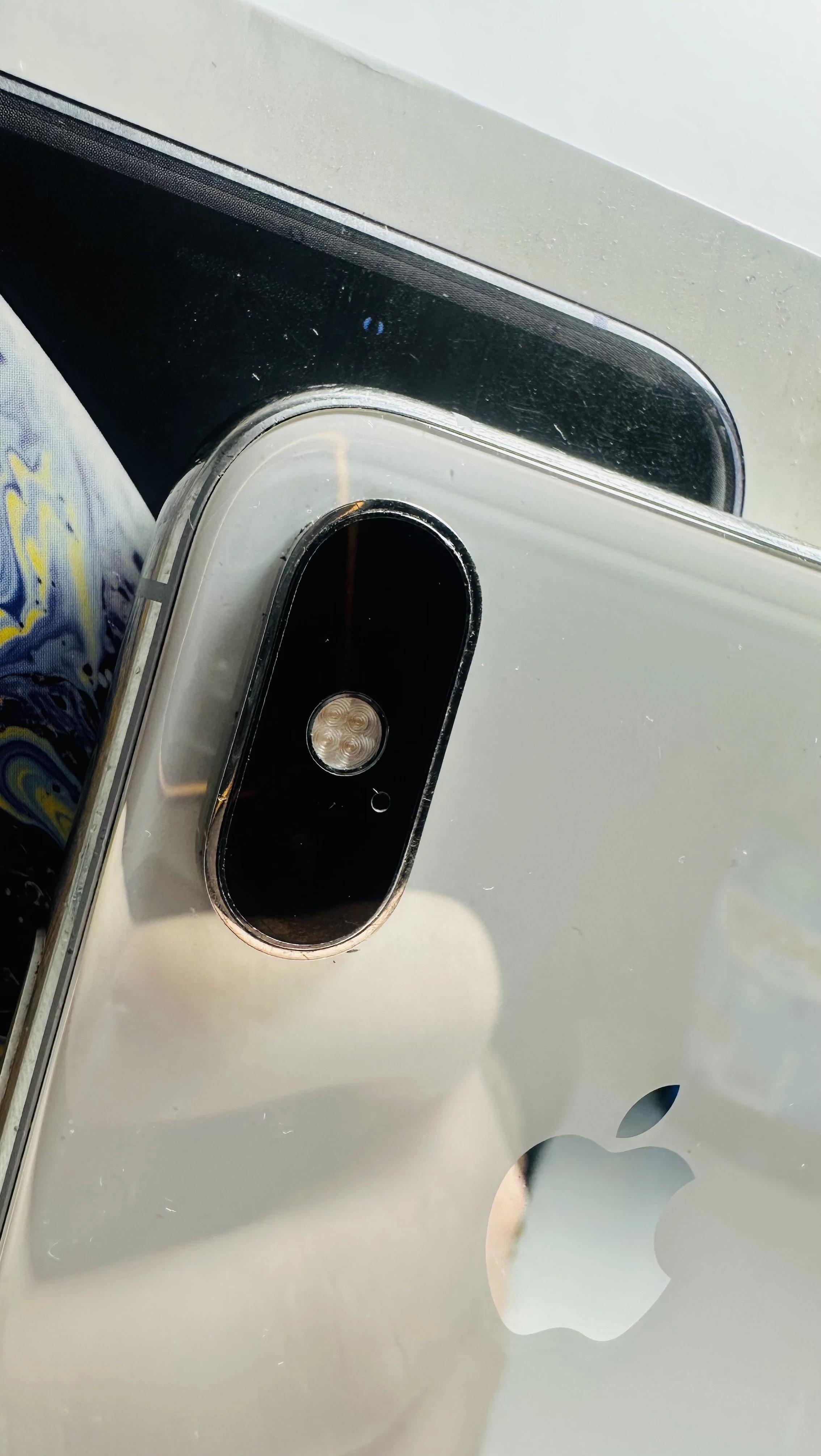 smartfon-apple-iphone-xs-4-gb-256-gb-4g-lte-srebrny-81-kondycji-stan-11323-2