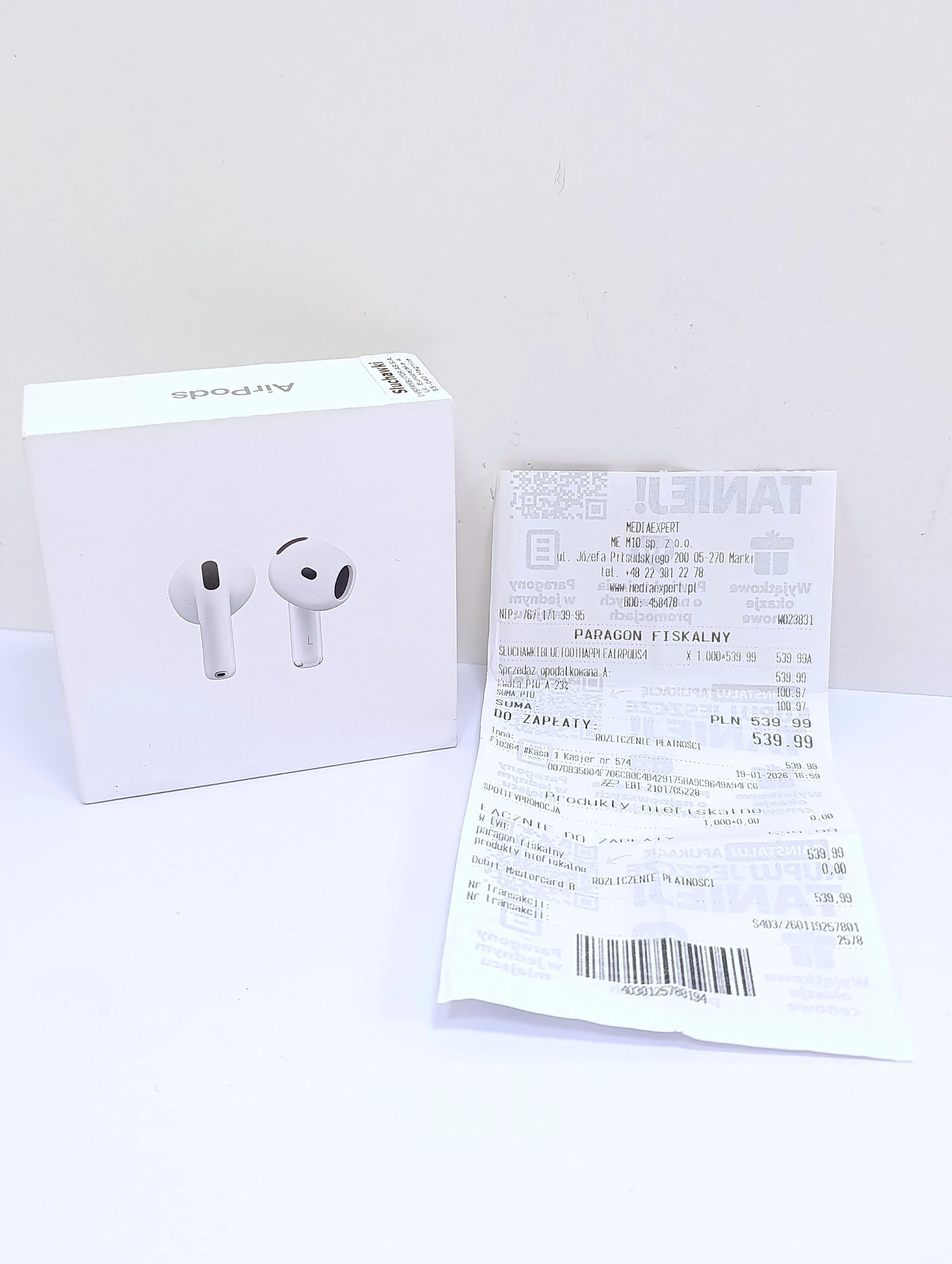 sluchawki-airpods-4-aleje-jerozolimskie-33-warszawa-boonum