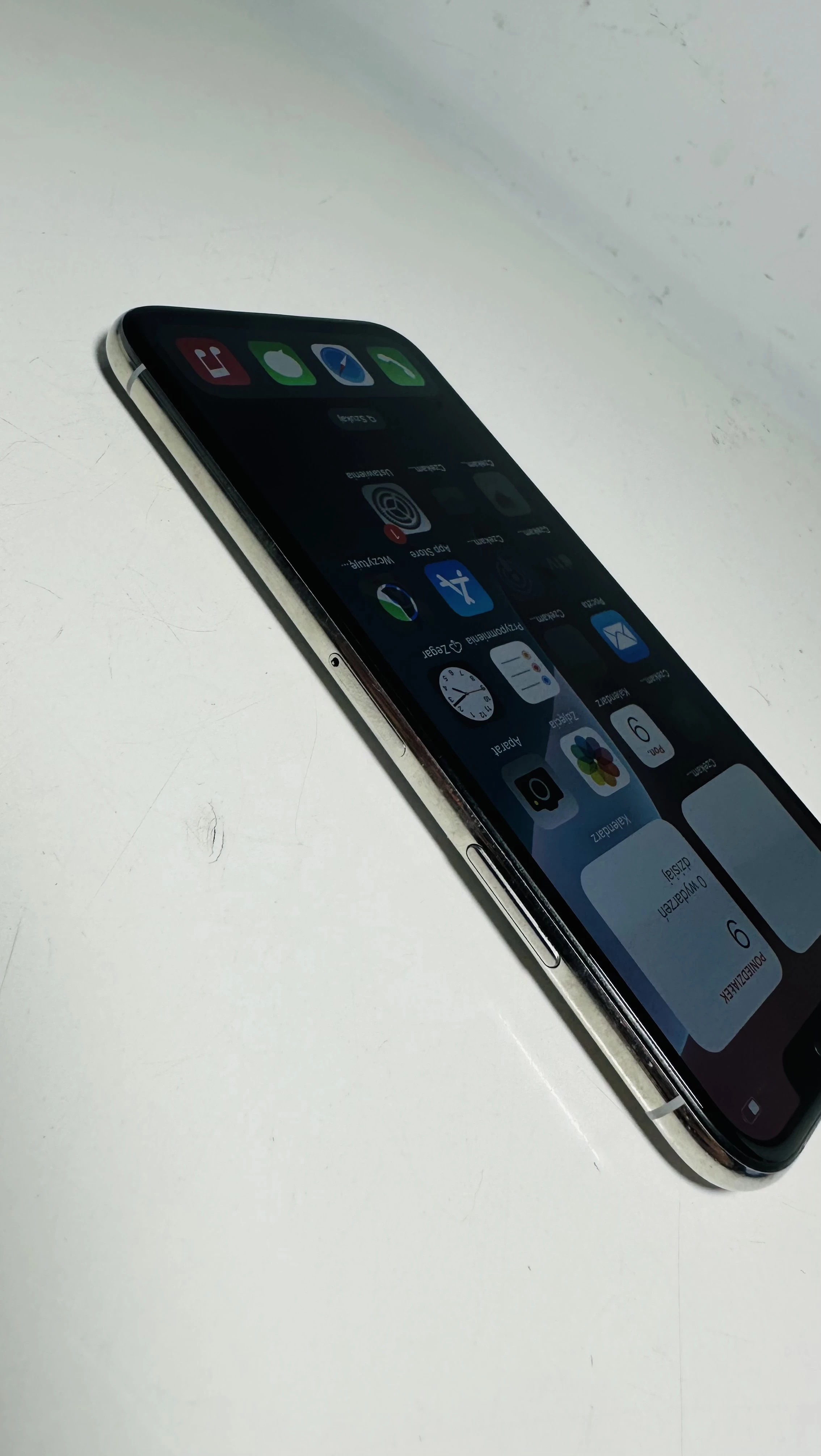 smartfon-apple-iphone-xs-4-gb-256-gb-4g-lte-srebrny-81-kondycji-wbudowana-pamiec-202869-214185