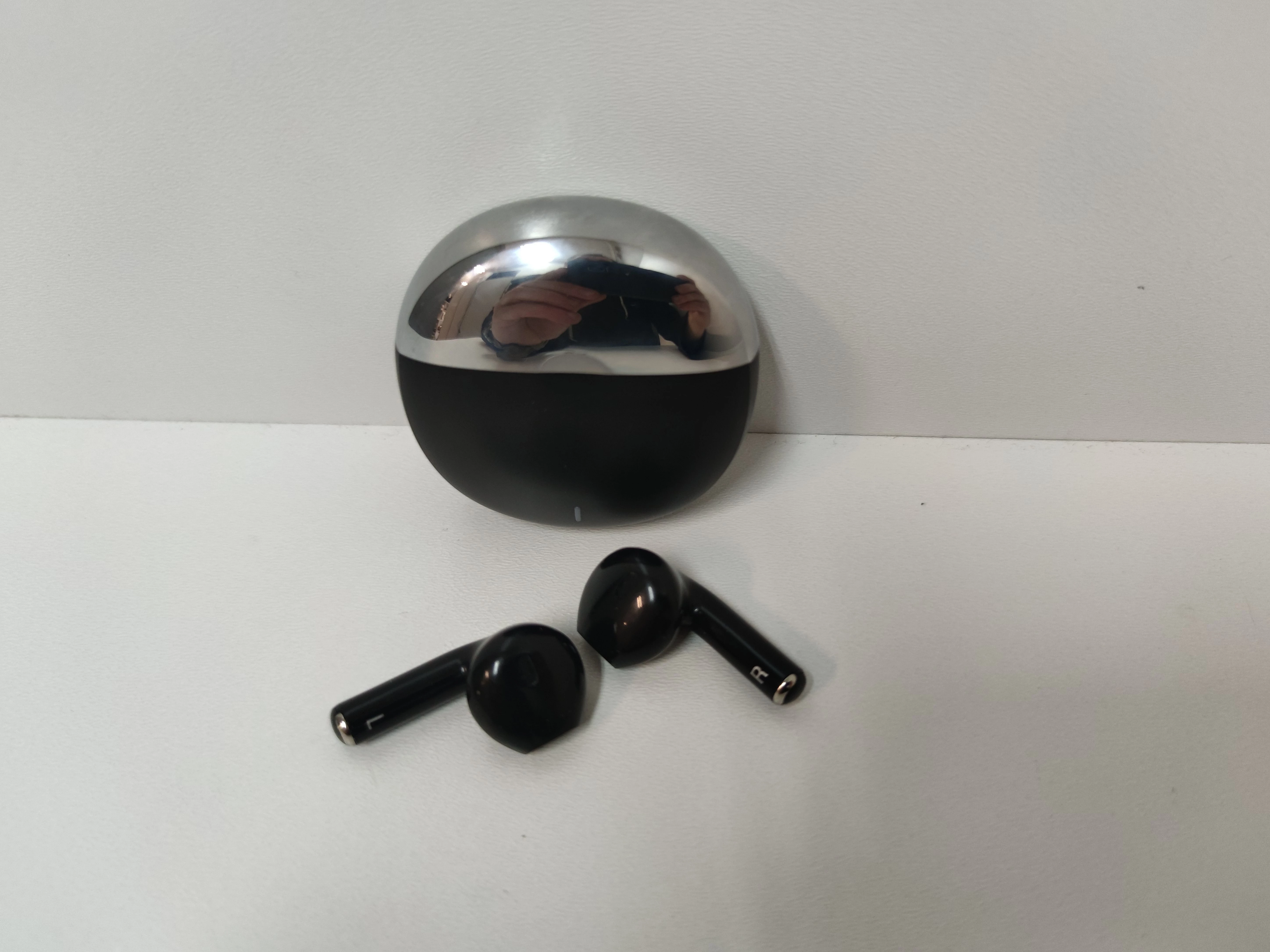 sluchawki-bezprzewodowe-douszne-tws-ly01-ean-gtin-5905261608031