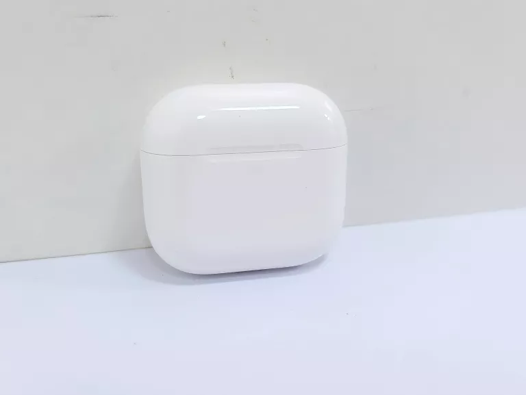 sluchawki-airpods-4-kolor-dominujacy-129357-2