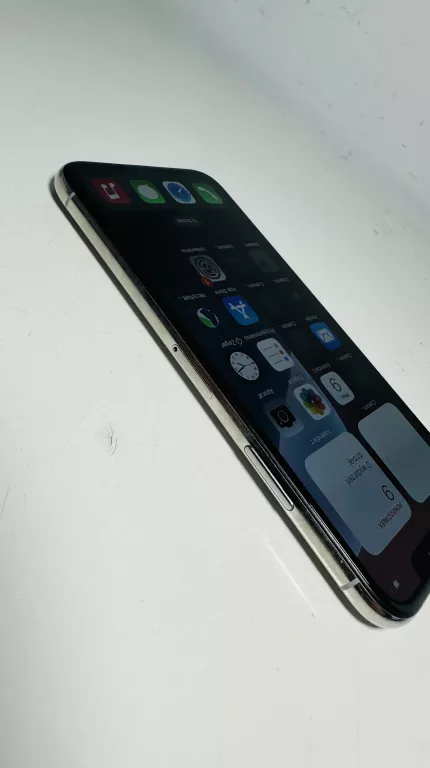 smartfon-apple-iphone-xs-4-gb-256-gb-4g-lte-srebrny-81-kondycji-wbudowana-pamiec-202869-214185