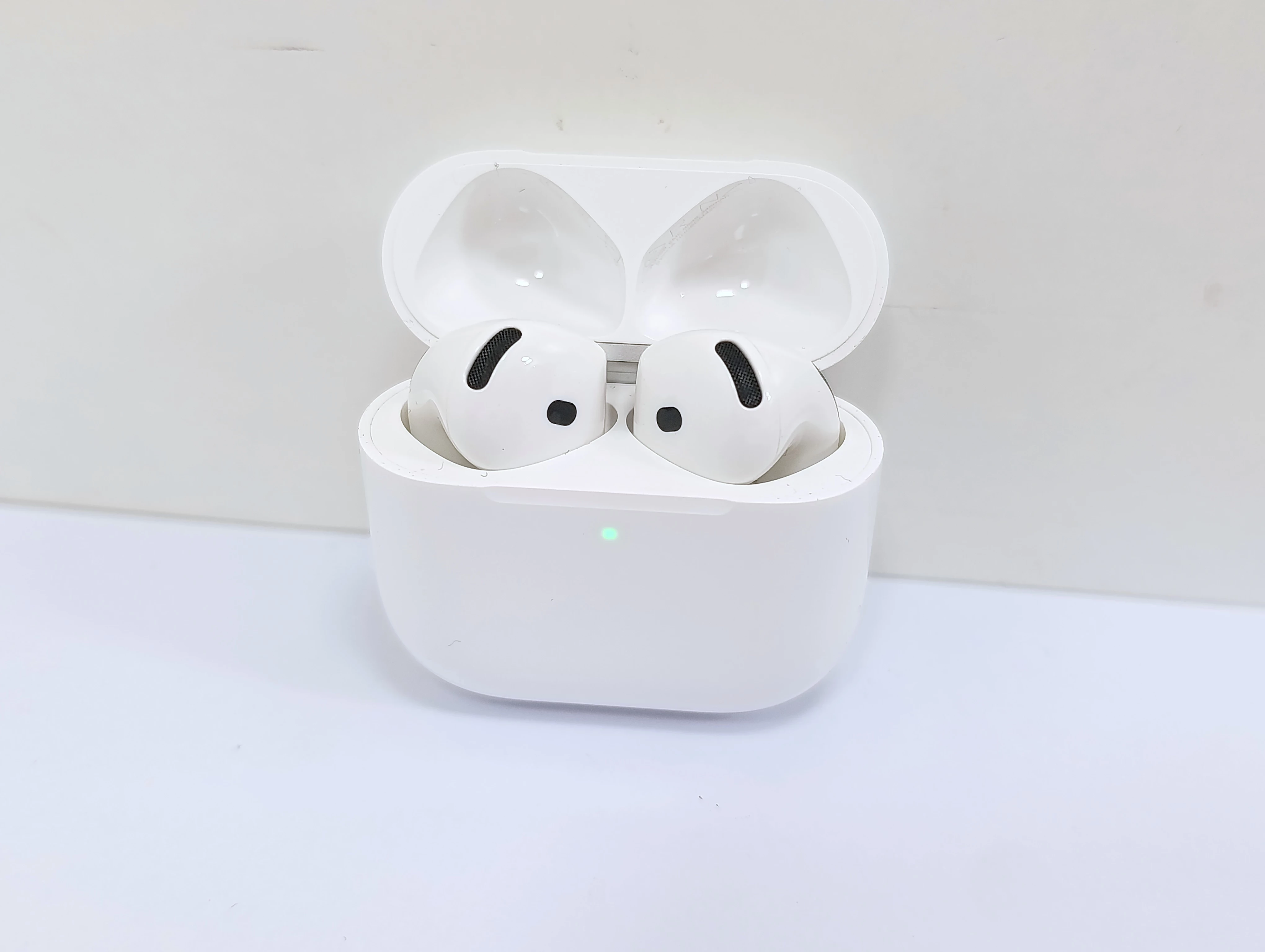 sluchawki-airpods-4-rodzaj-sluchawek-203681-217749