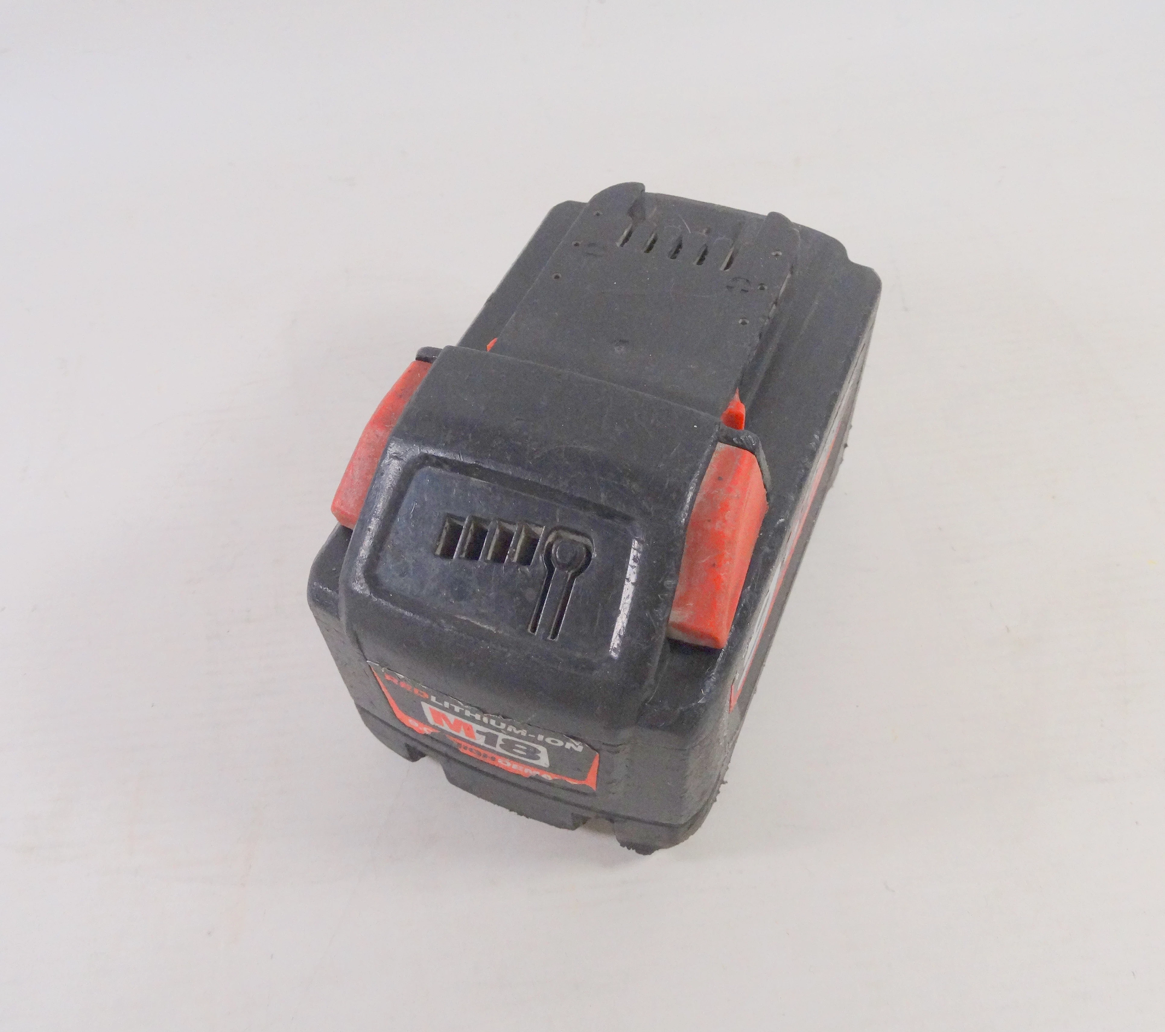 bateria-90-ah-milwaukee-mocne-slady-uzywania-ean-gtin-4002395167678